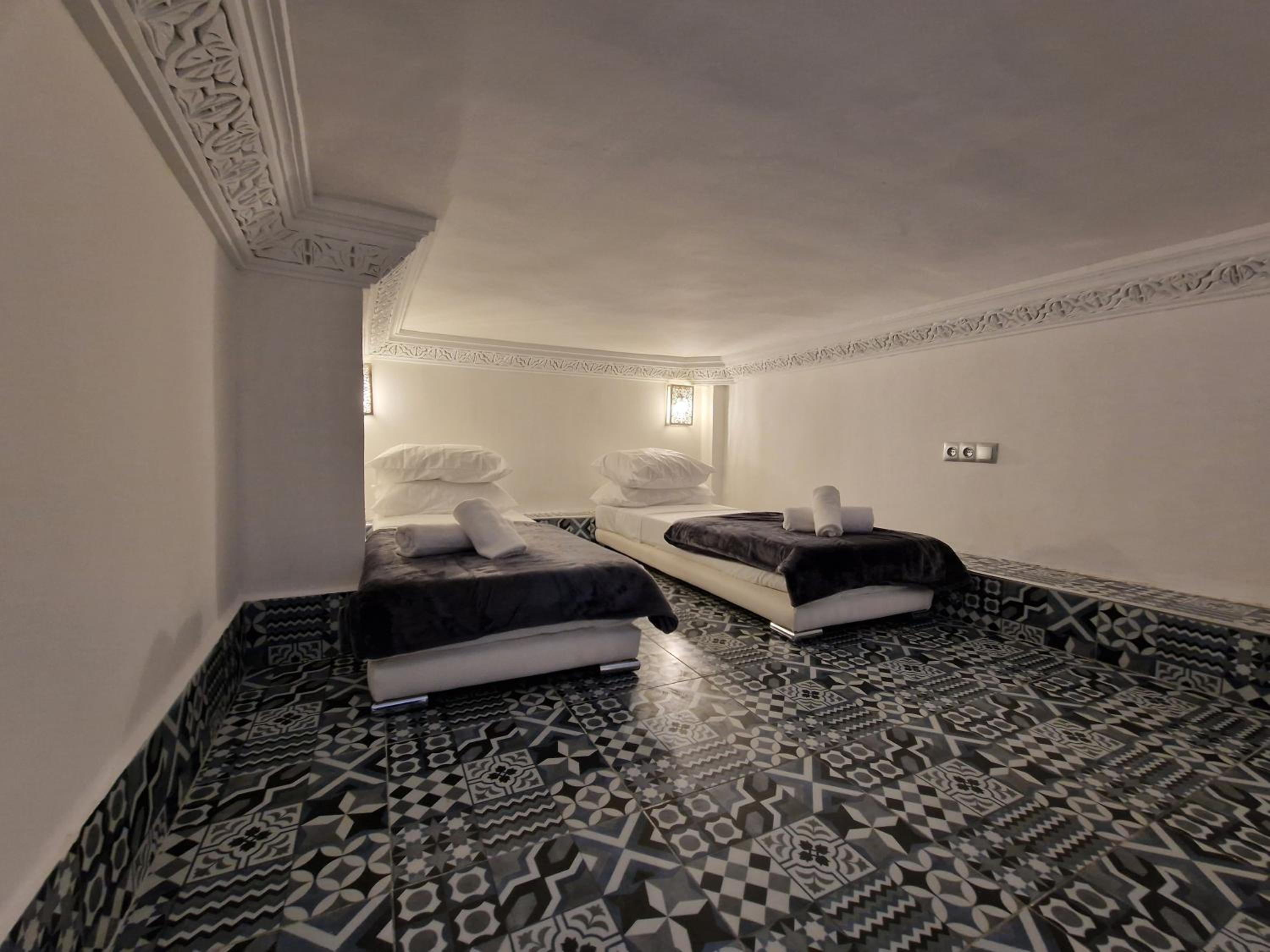 Standard Quadruple Room - Photo 7