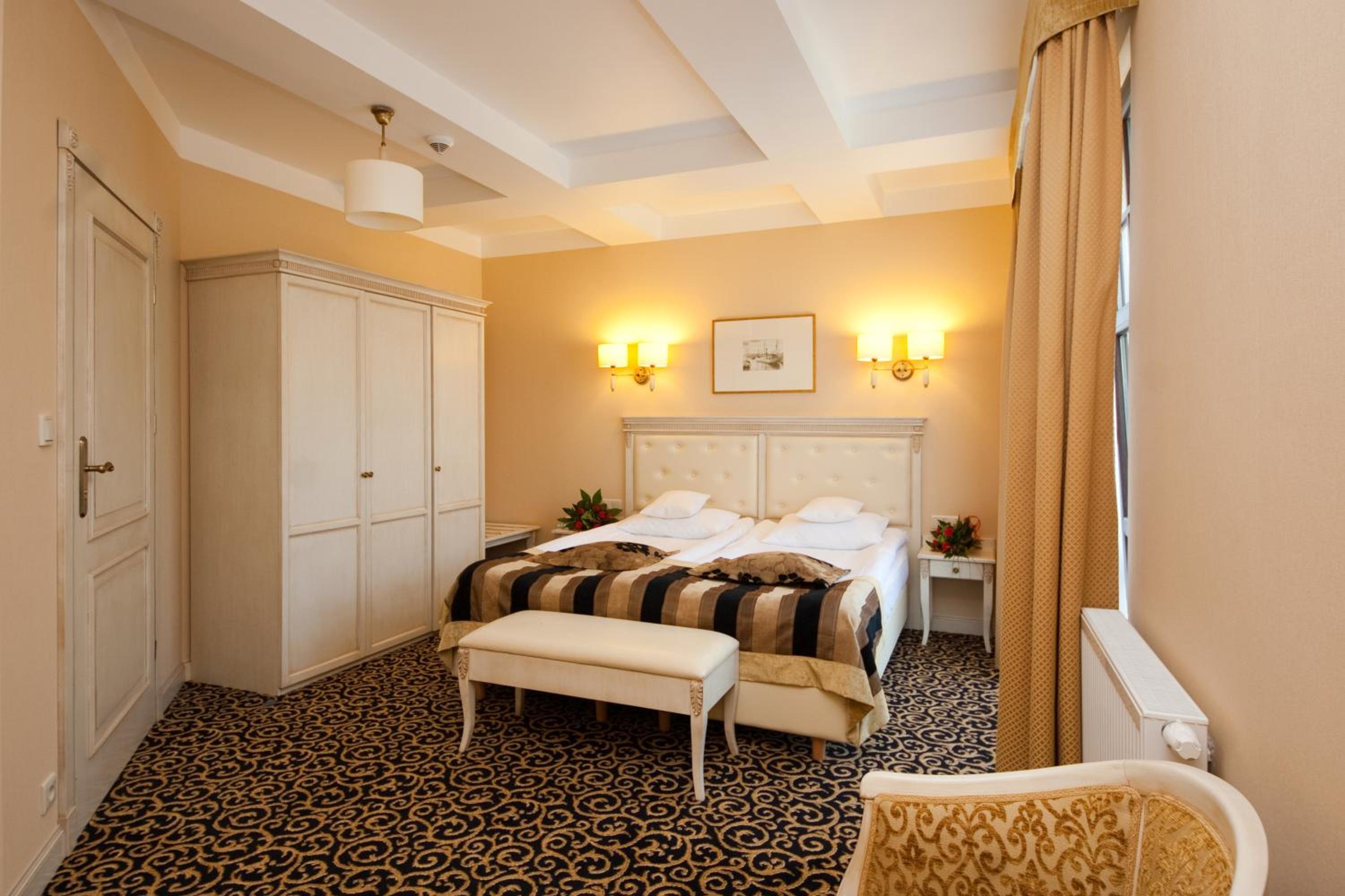 Apartment (Building A) - Photo 2