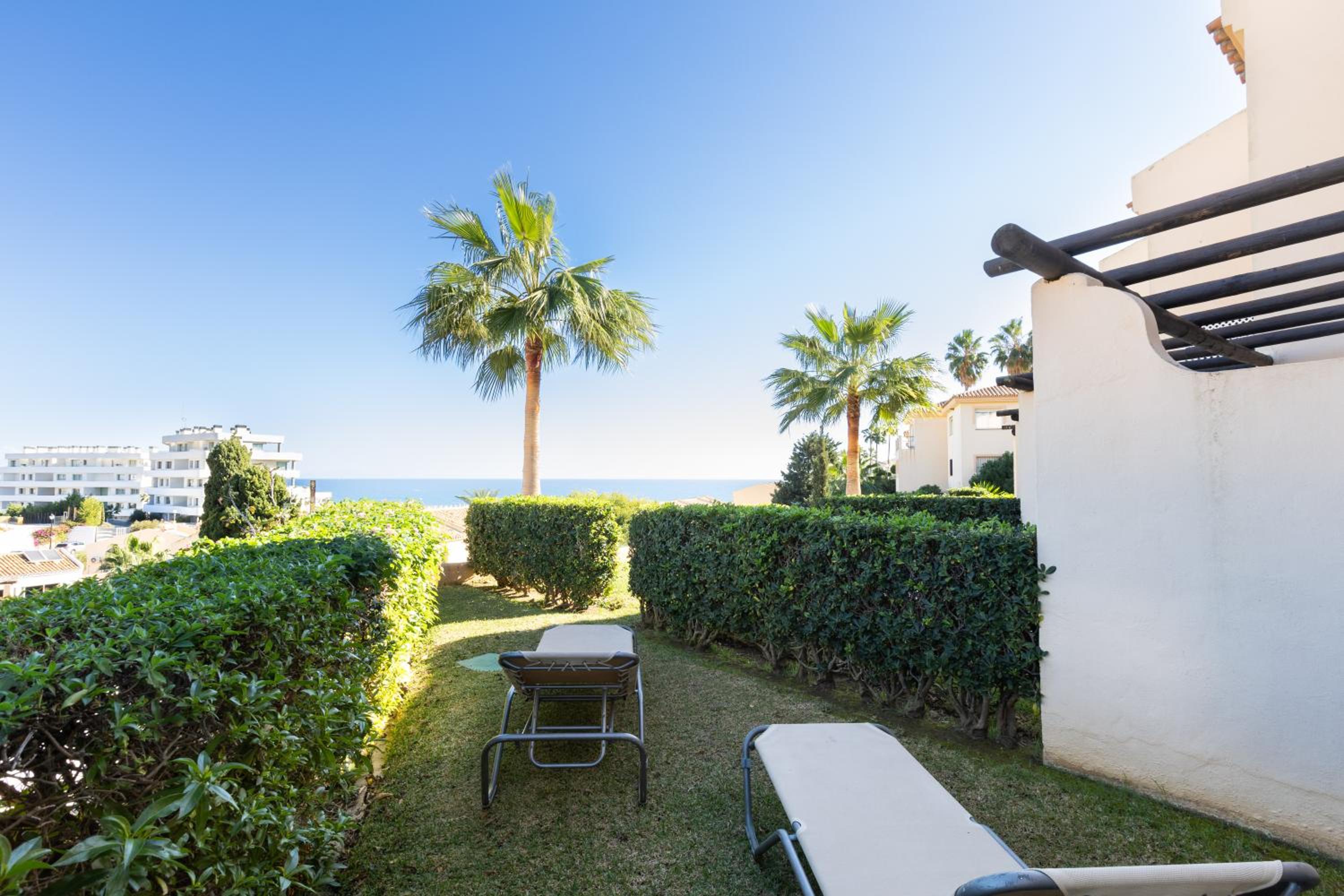 Classic Two Bedroom Apartment with Sea View thumbnail 6