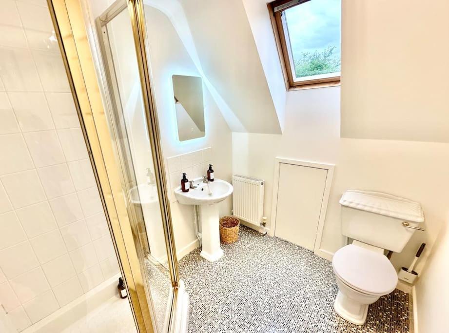 Three-Bedroom House photo 2