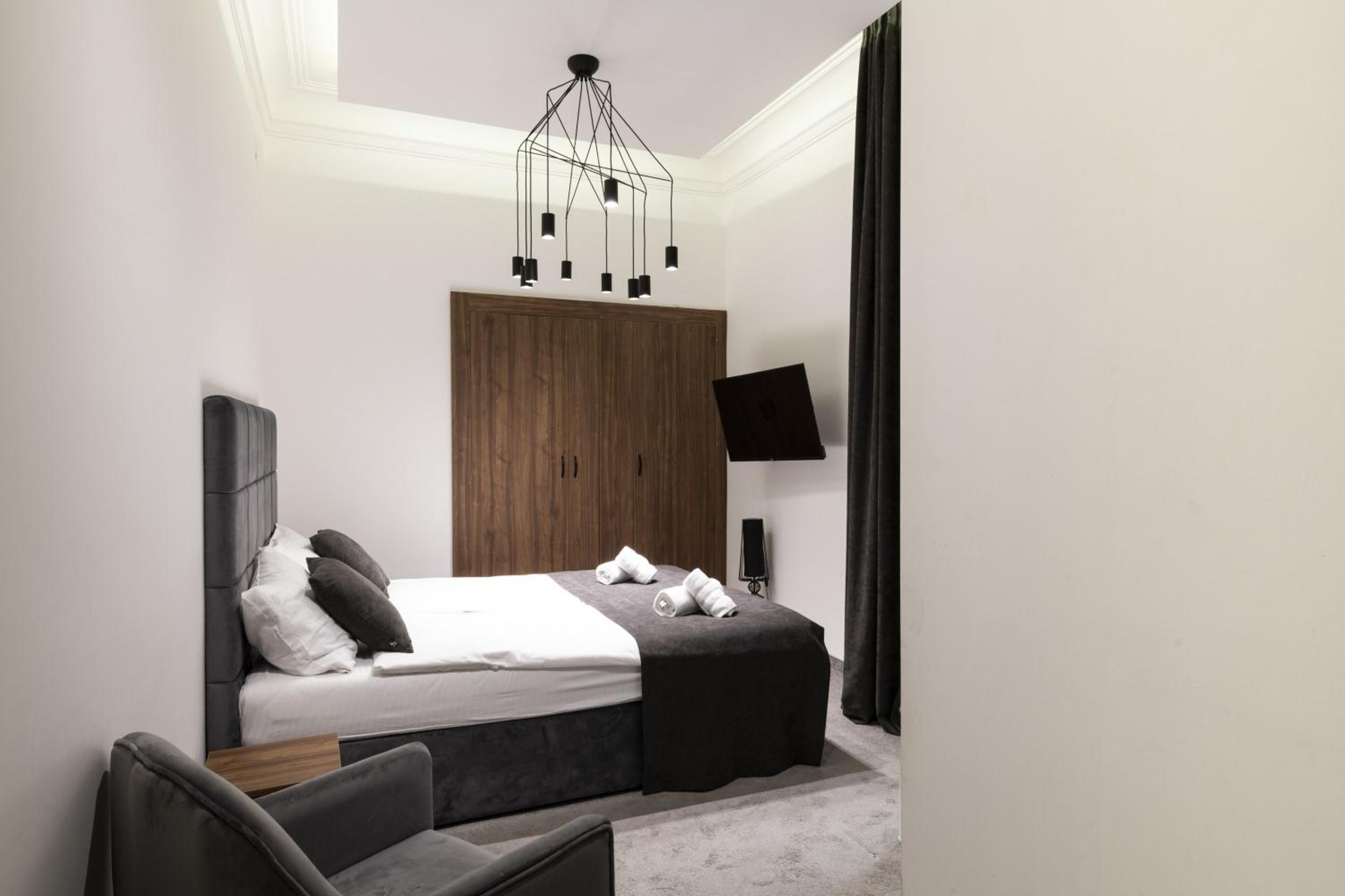 Standard Double Room - Annex - Photo 9