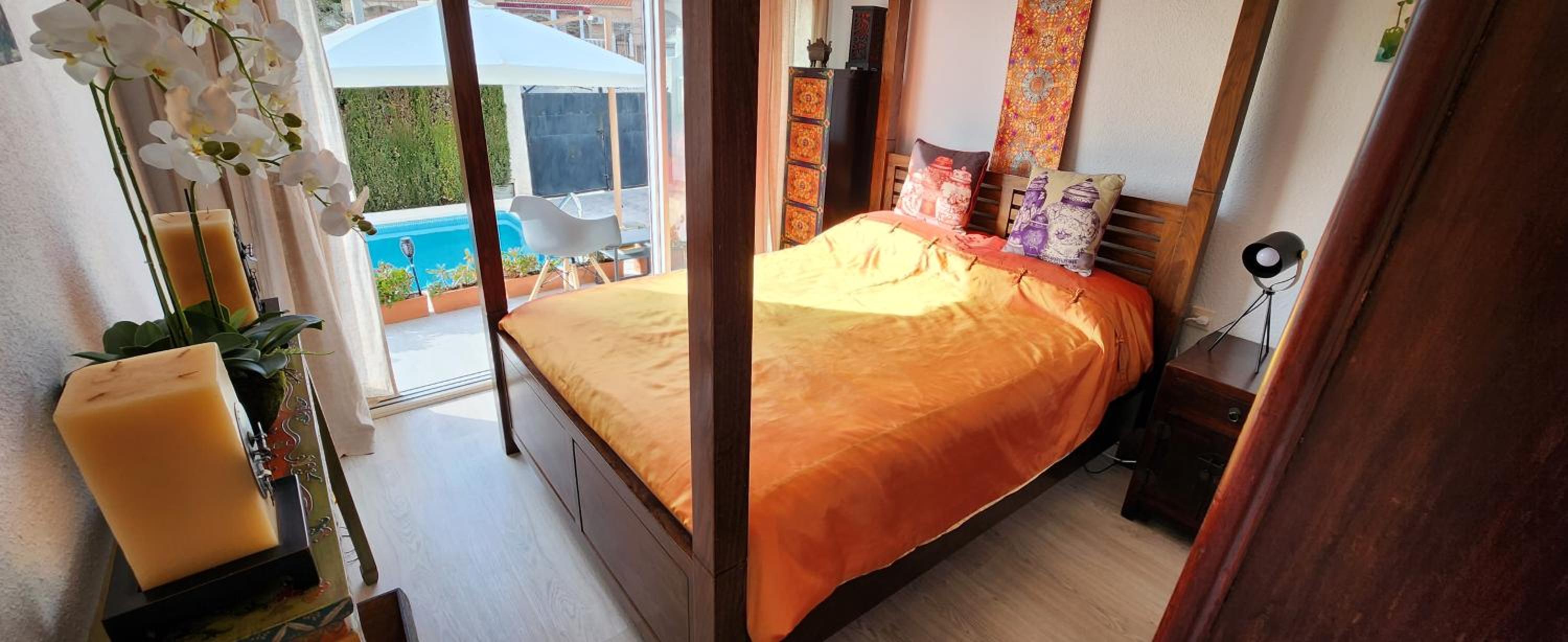 Habitación Queen con vista a la piscina