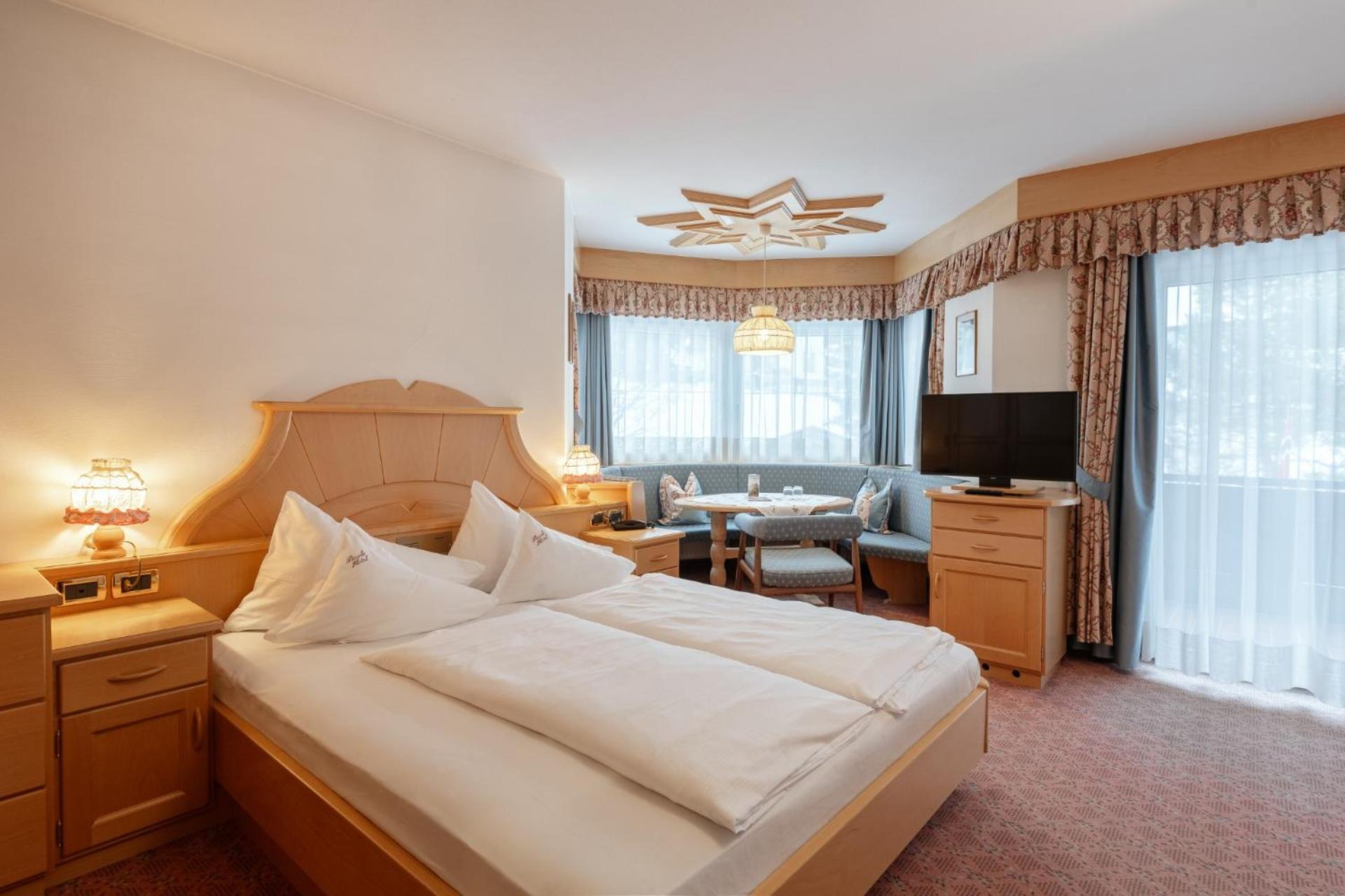 Classic Double Room with Balcony - Photo 1