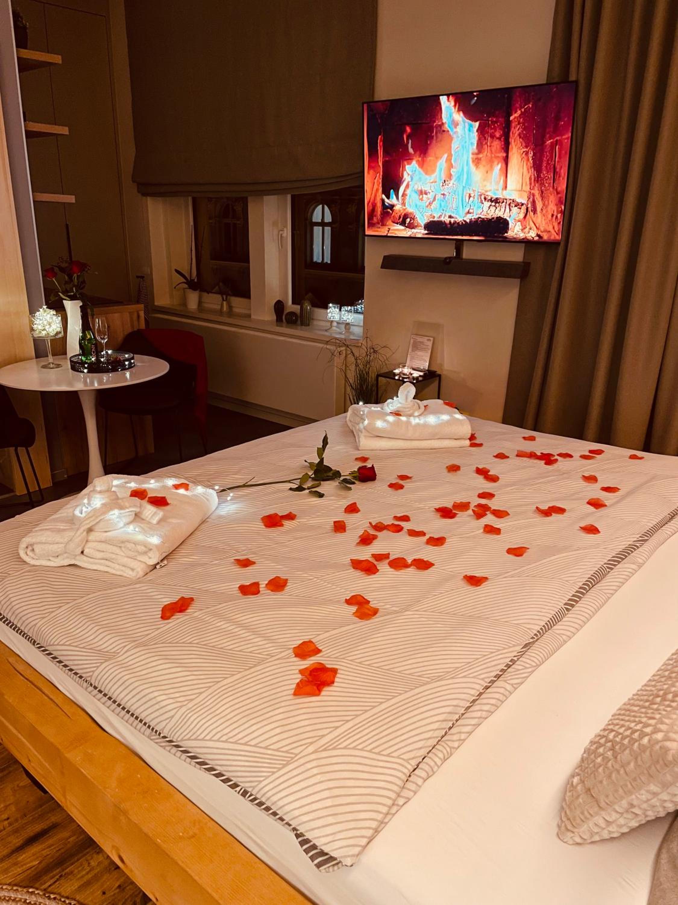 Double Room with Sauna and Spa Bath - Photo 5