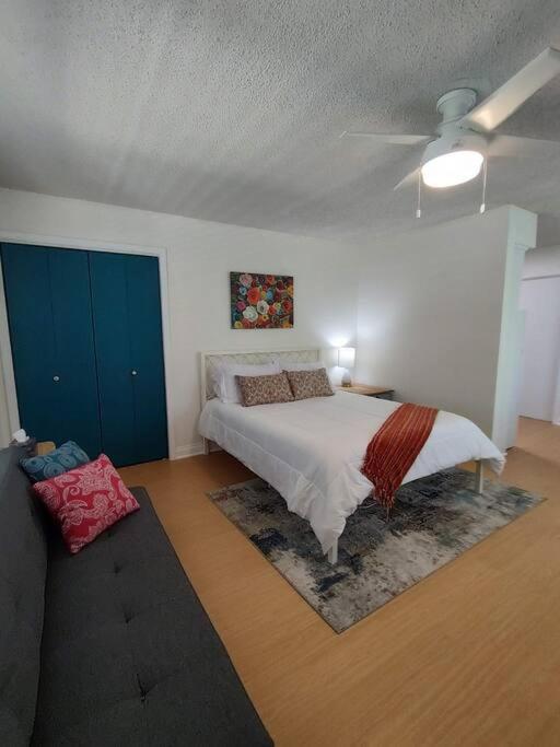 Three-Bedroom House photo 1
