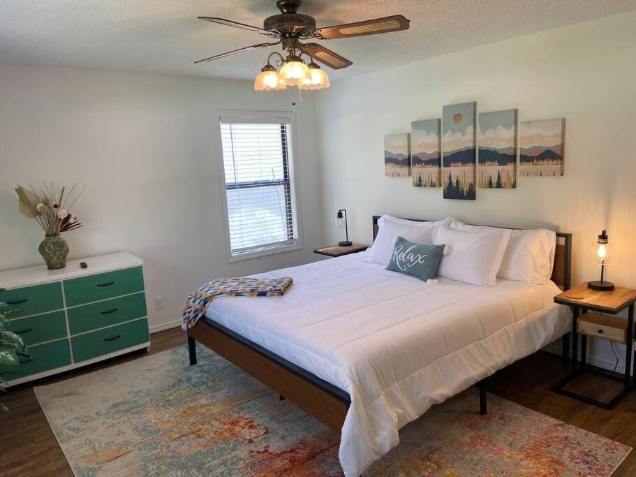 Three-Bedroom House photo 3