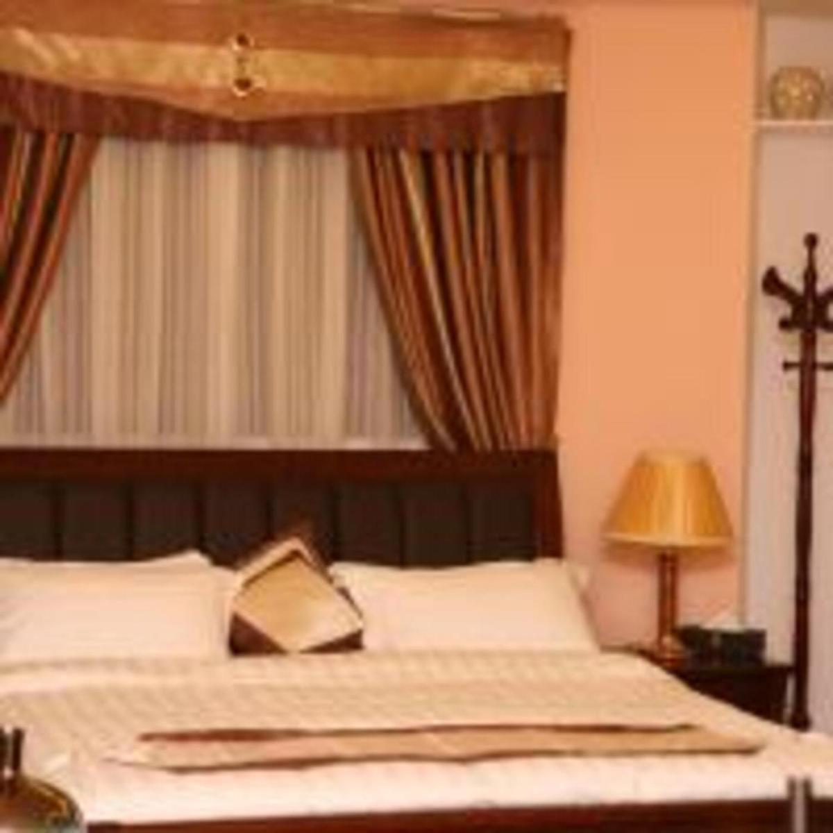 Standard Double or Twin Room photo 1