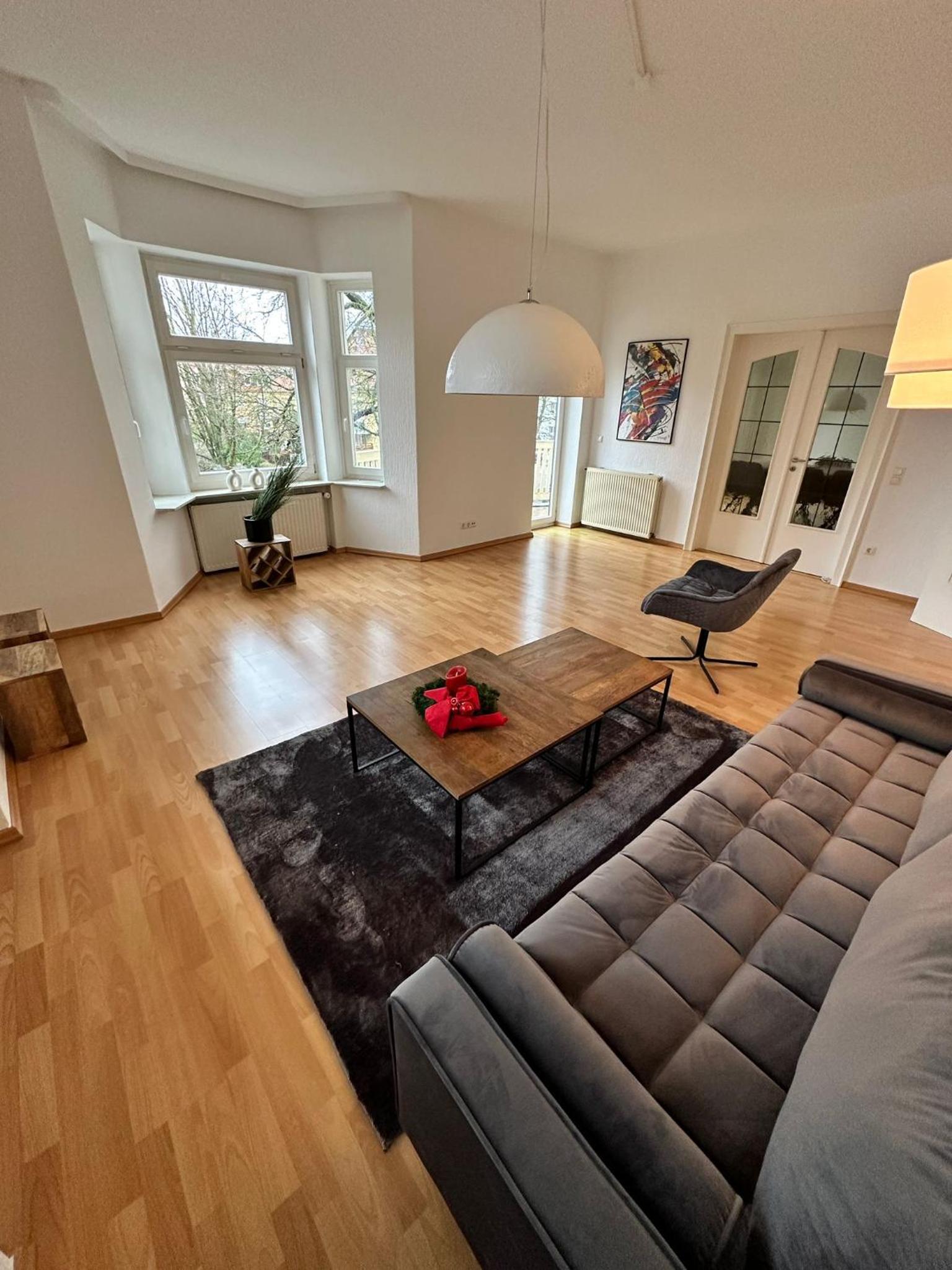 One-Bedroom Apartment photo 1