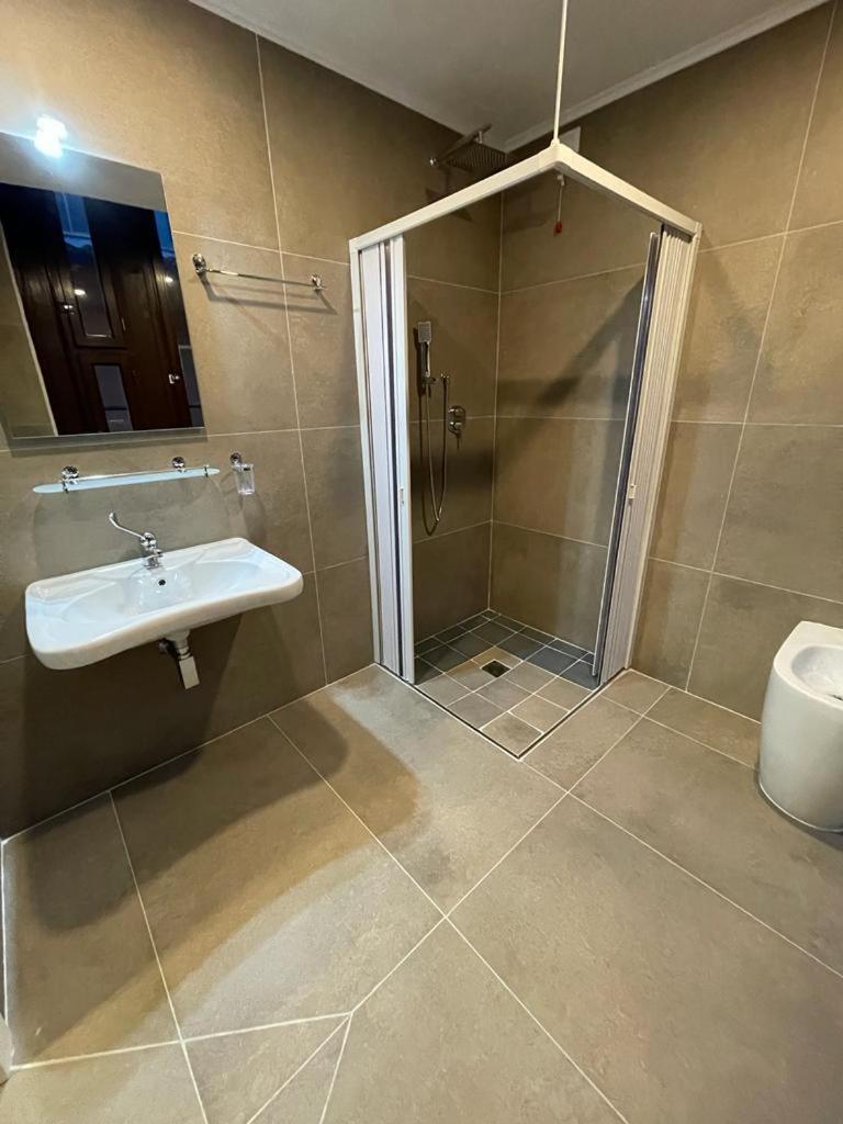 Quadruple Room with Private Bathroom photo 1