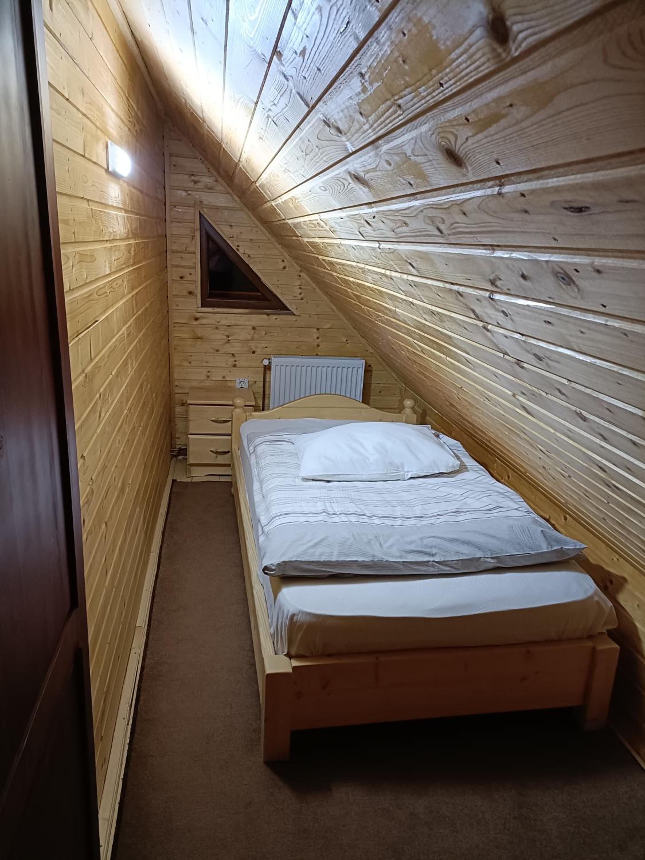 Quadruple Room with Shared Bathroom photo 3