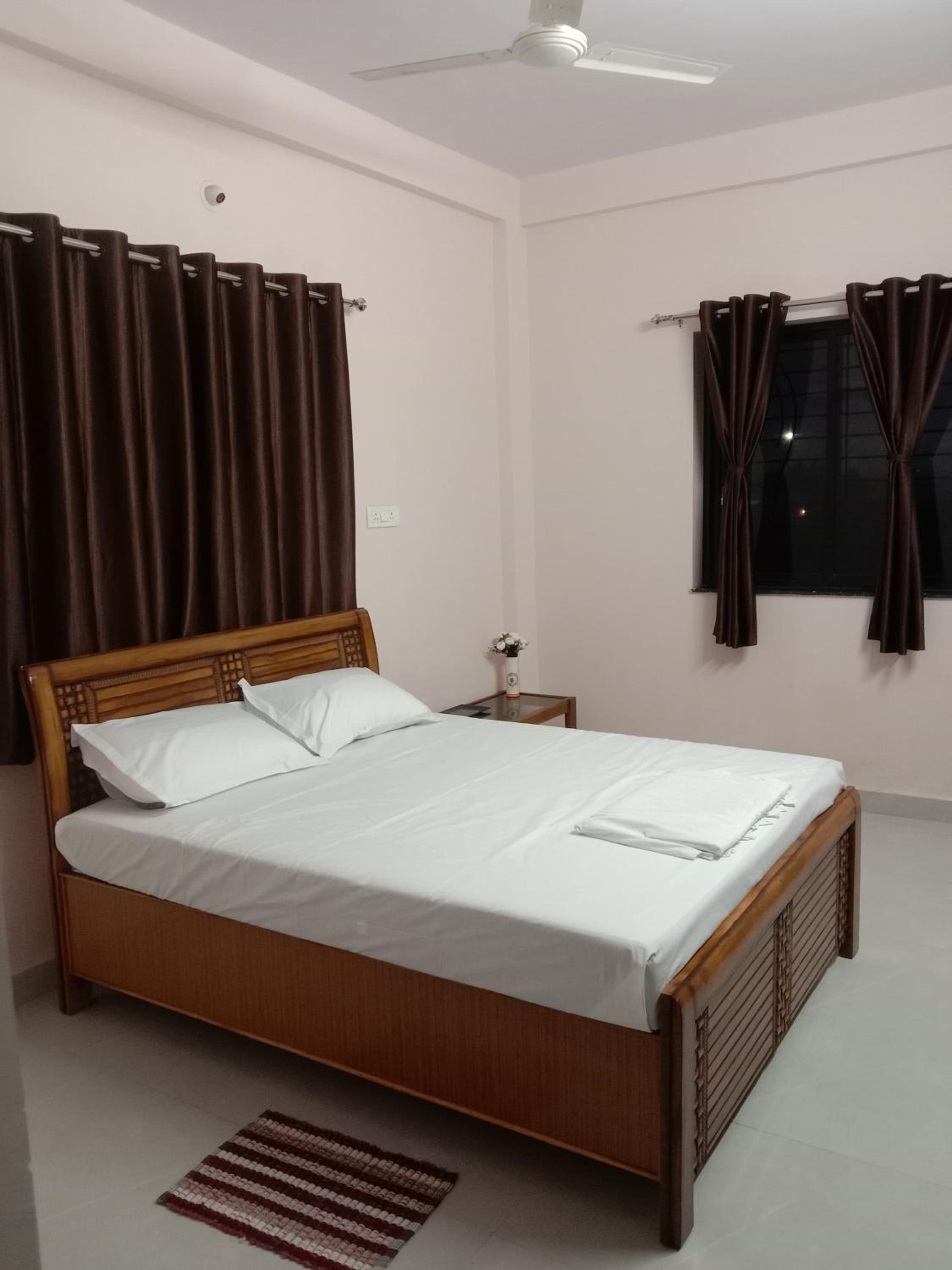 Deluxe Double Room (2 Adults + 1 Child) photo 1