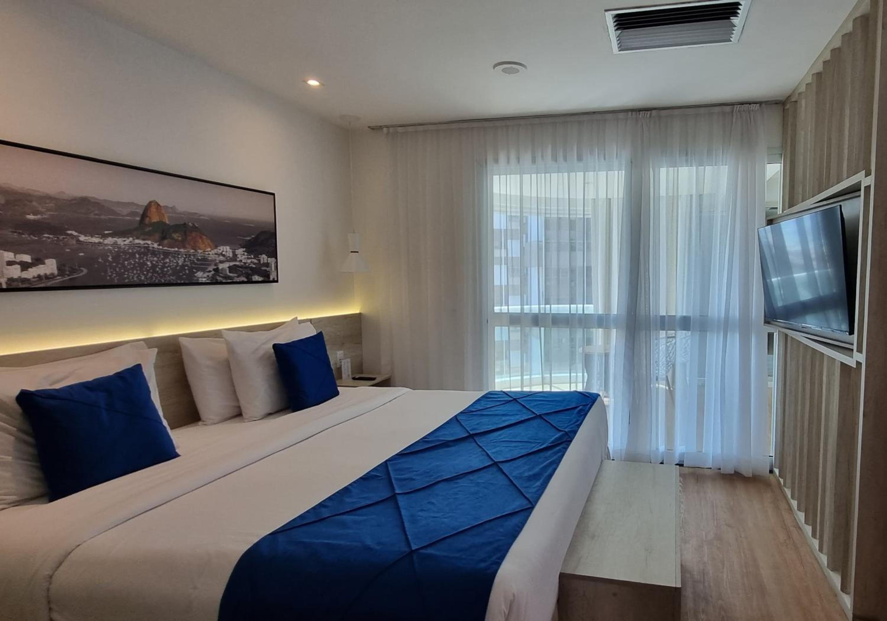 Premium Suite with Side Sea View