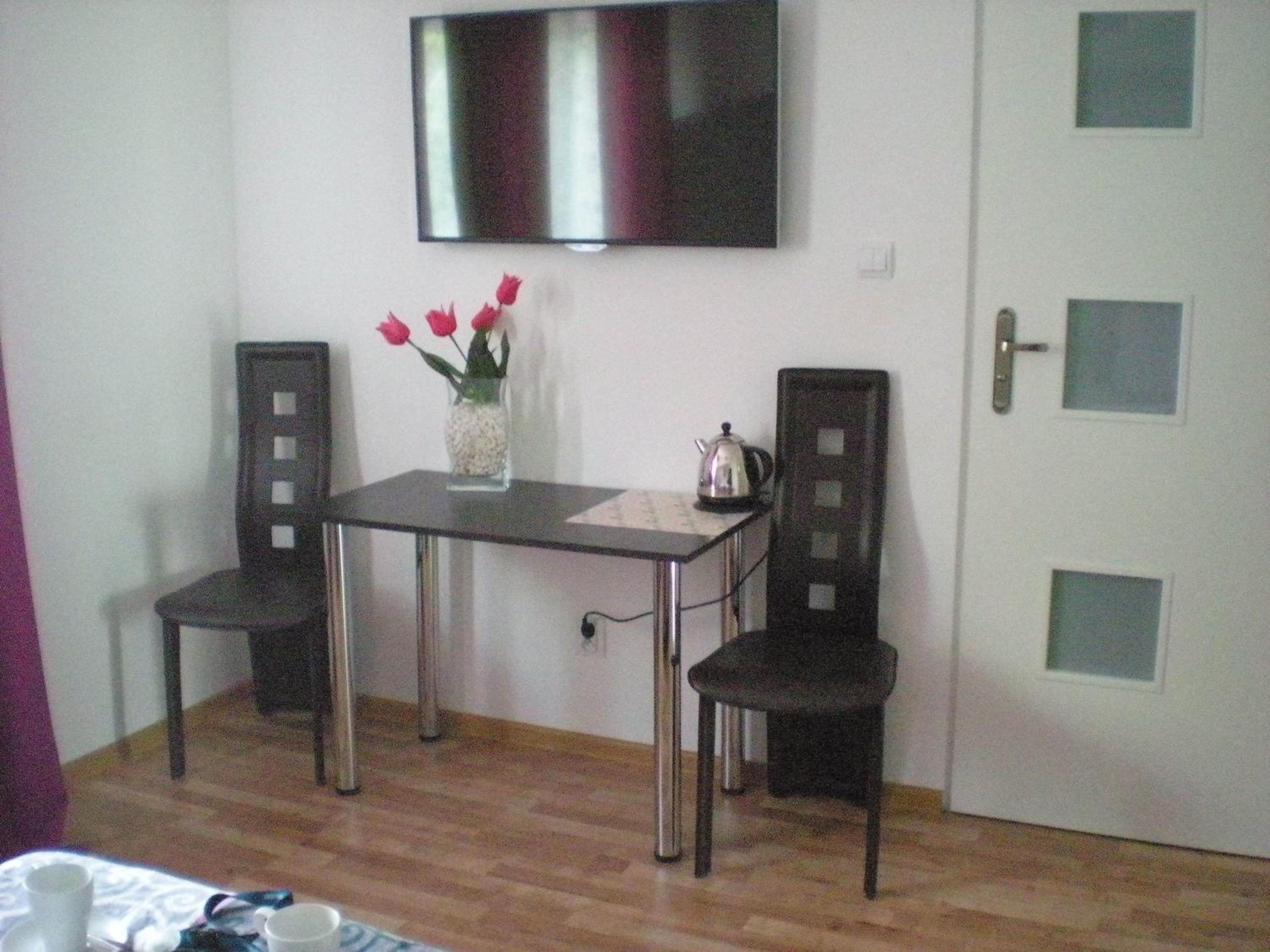 Deluxe Double Room with Bath - Photo 4