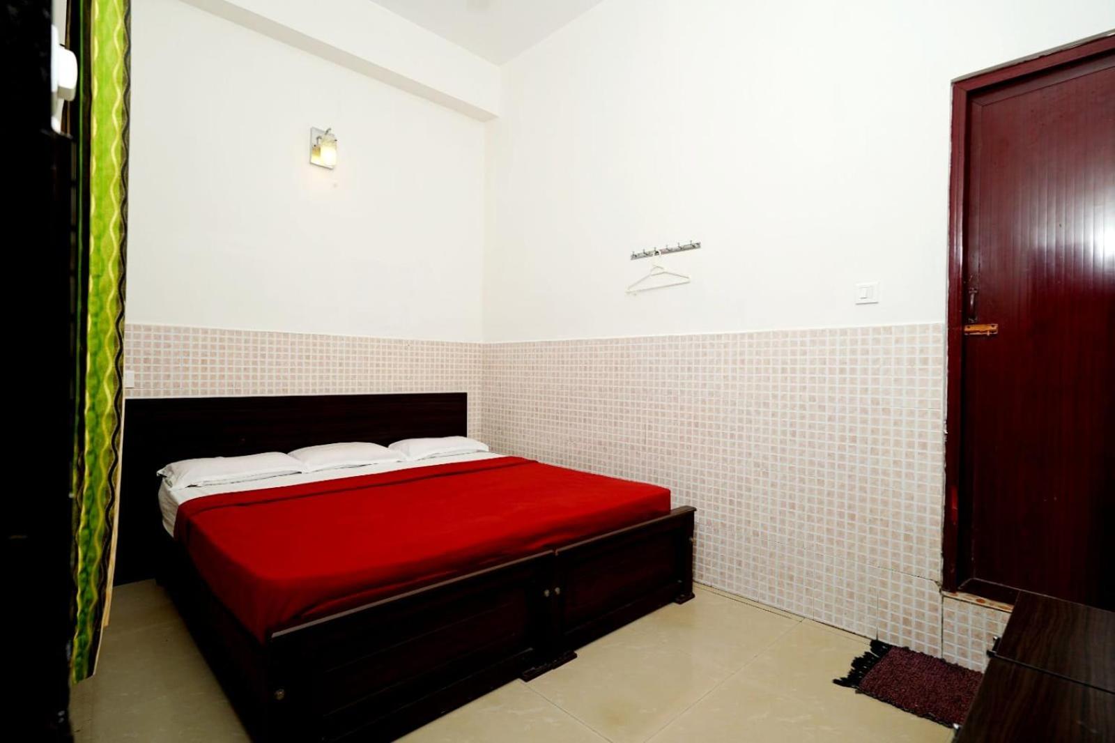 Budget Double Or Twin Room photo 3