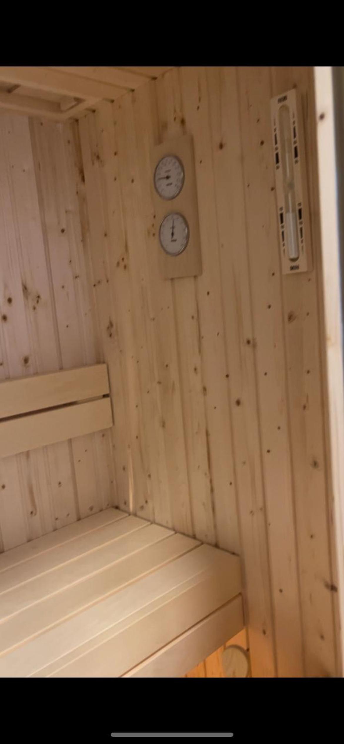 Suite with Sauna - Photo 11
