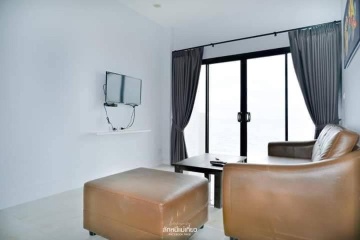 Two-Bedroom Beachfront Villa - Photo 4