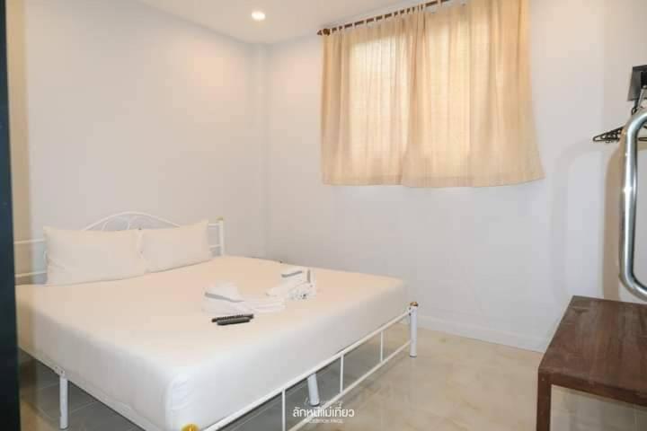 Two-Bedroom Beachfront Villa - Photo 7