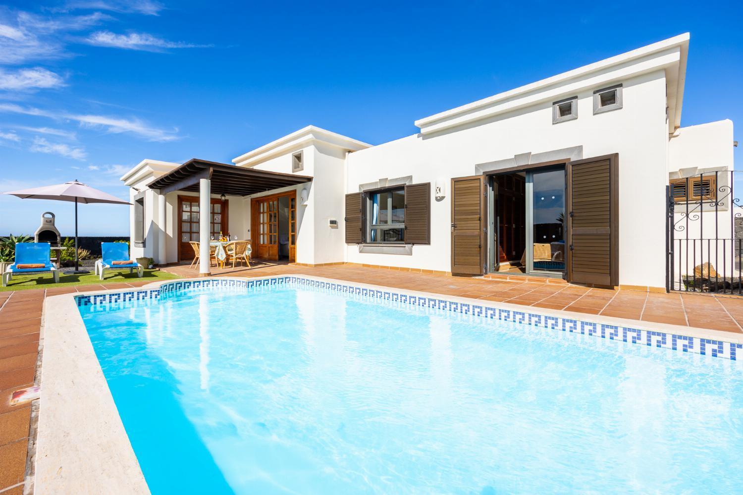 Villa de Tres Habitaciones
