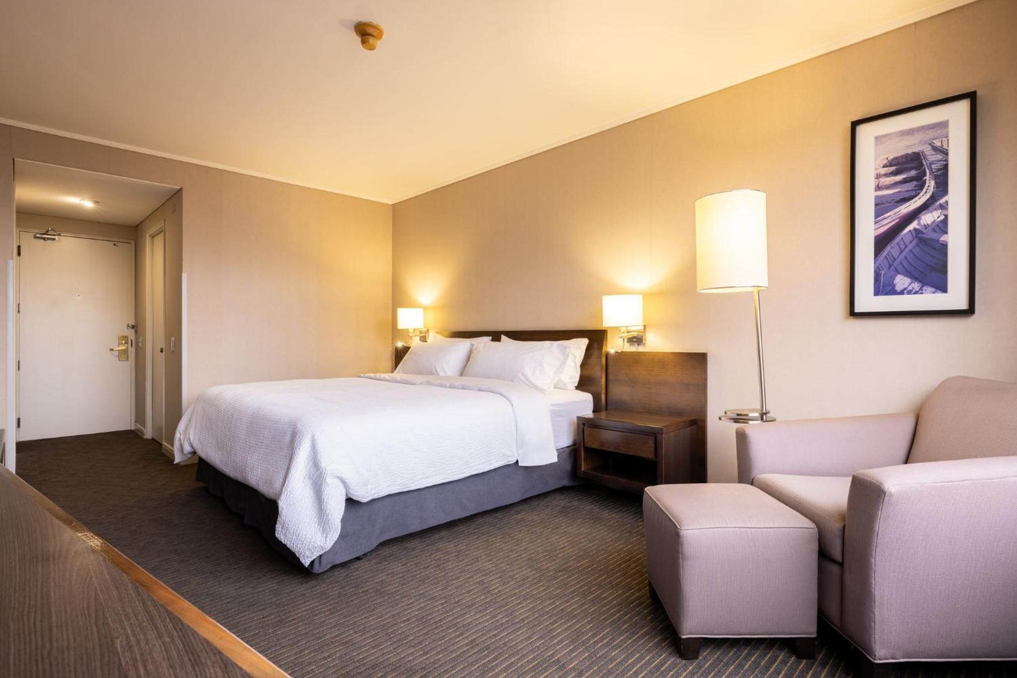 Standard King Room - Photo 1