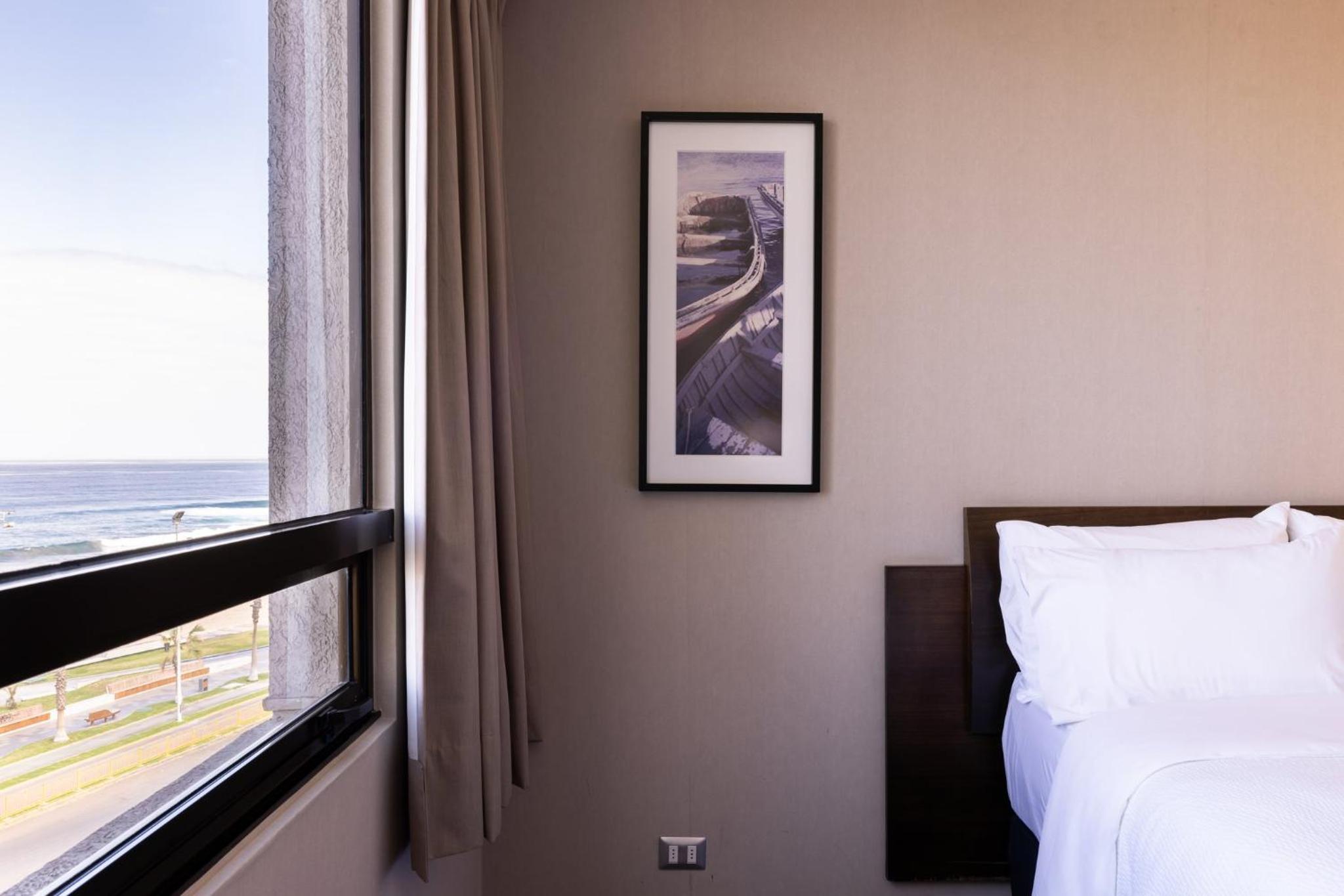 Queen Room with Two Queen Beds and Ocean View - Non-Smoking - Photo 1