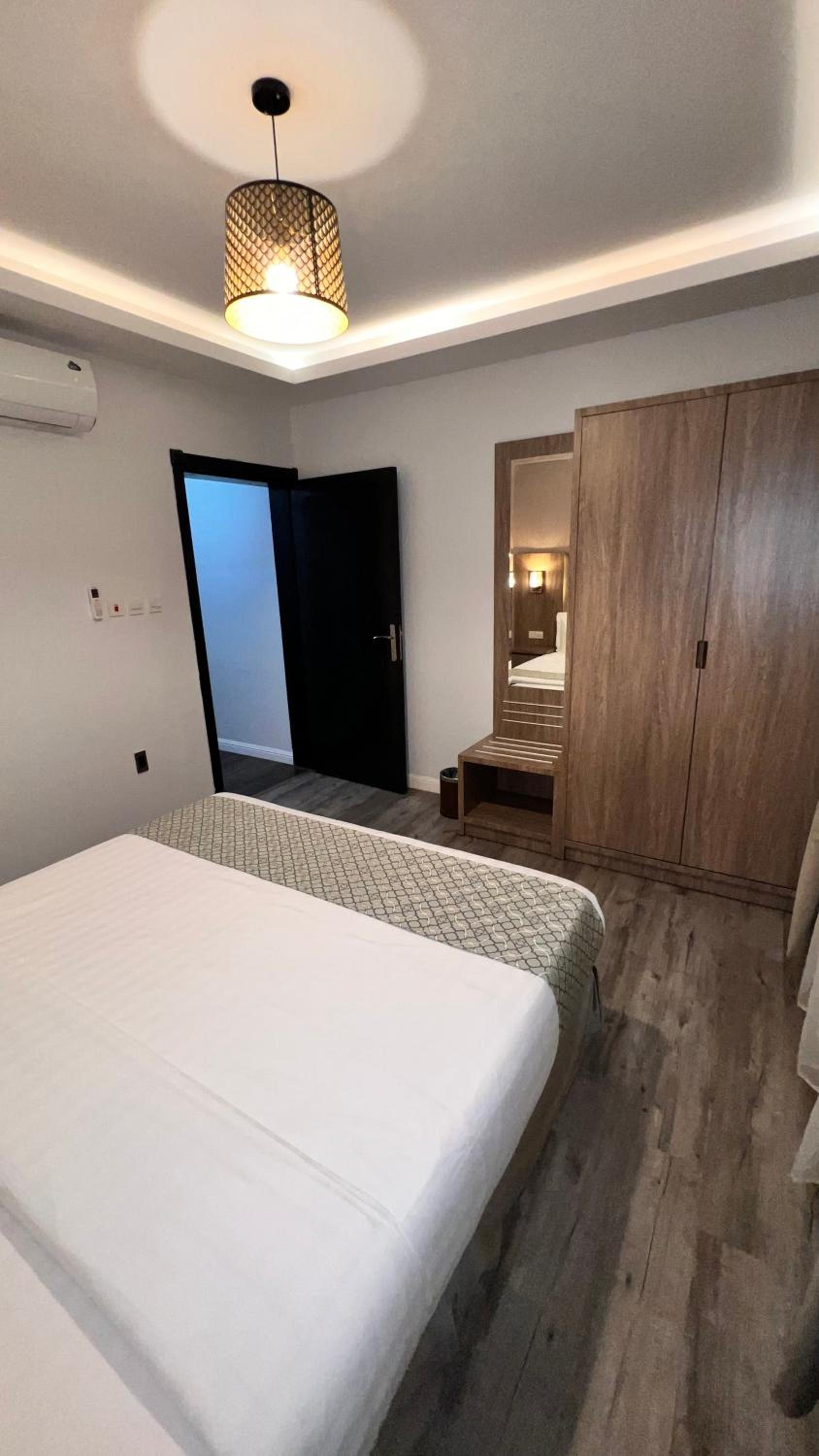 One Bedroom Deluxe Apartment photo 3