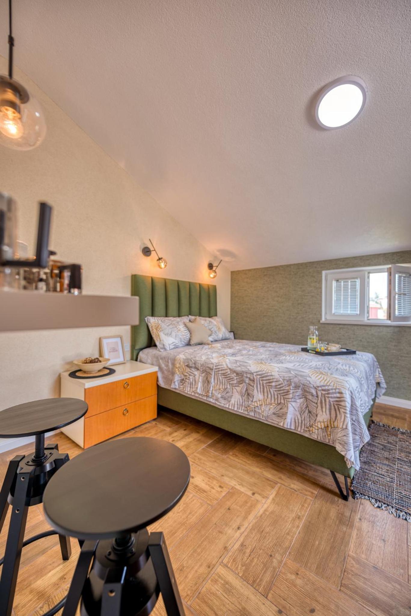 Suite with Mountain View