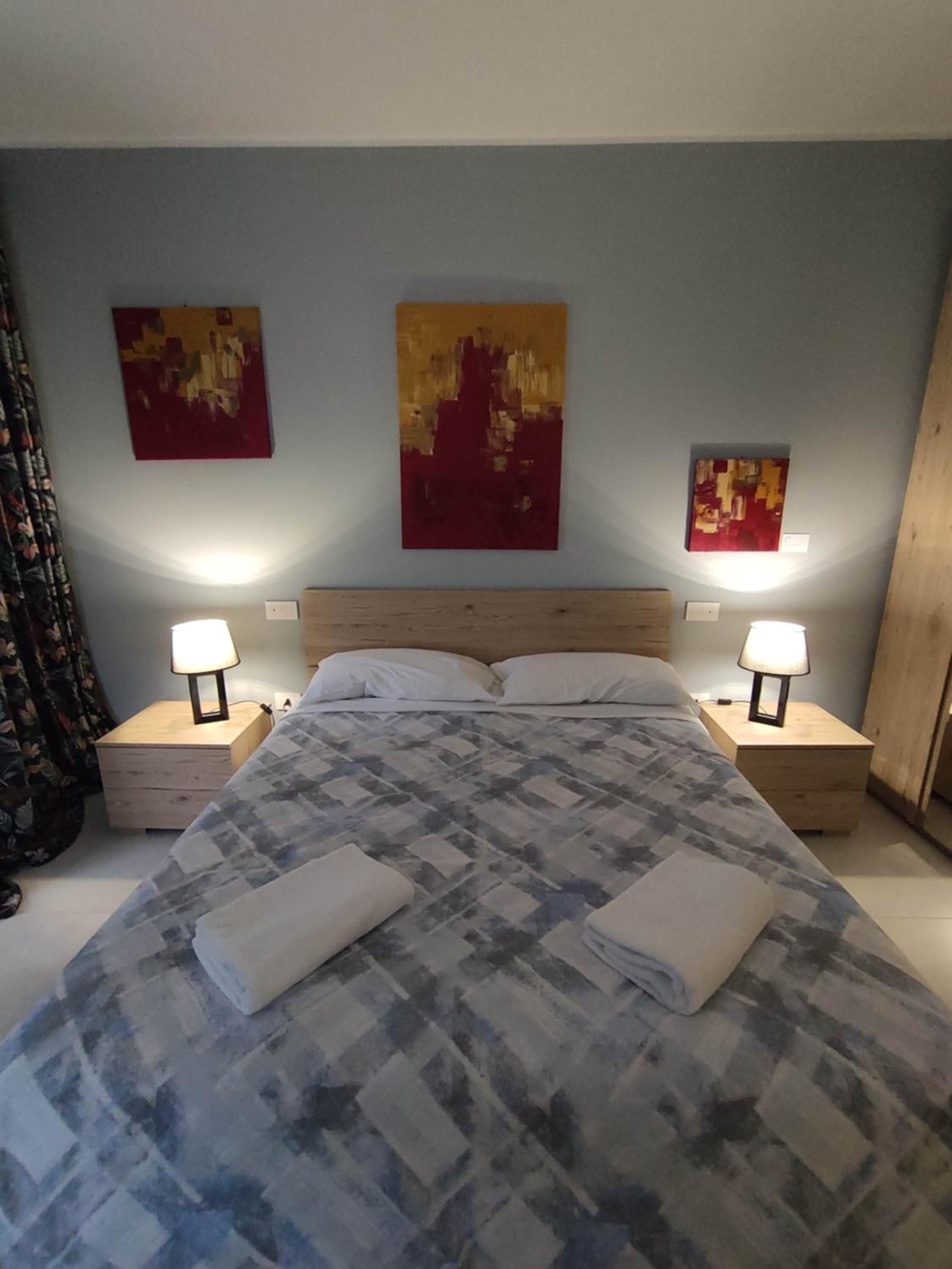 Queen Room with Balcony photo 1