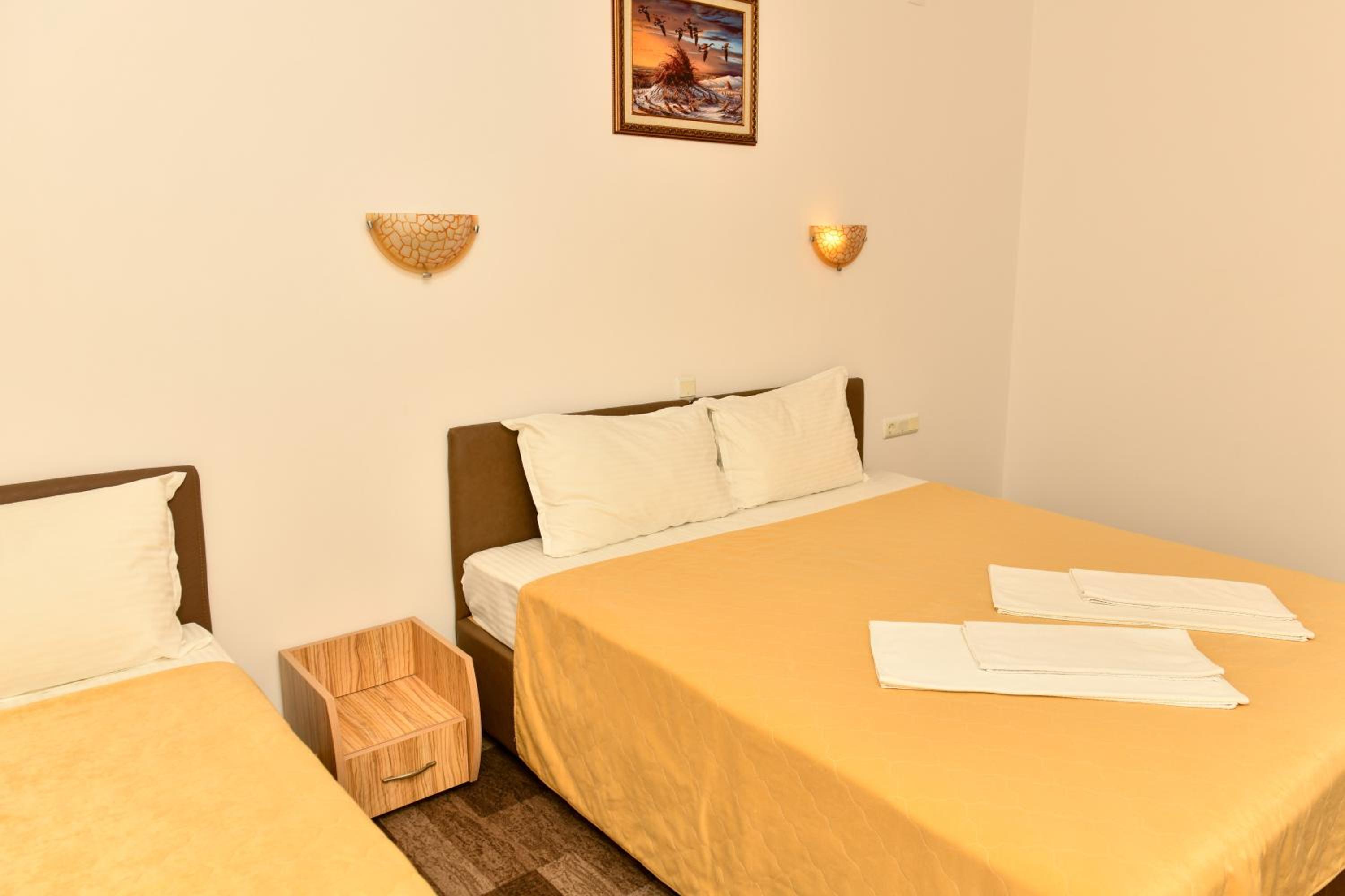 Double Room with Balcony (2 Adults + 1 Child) - Photo 3
