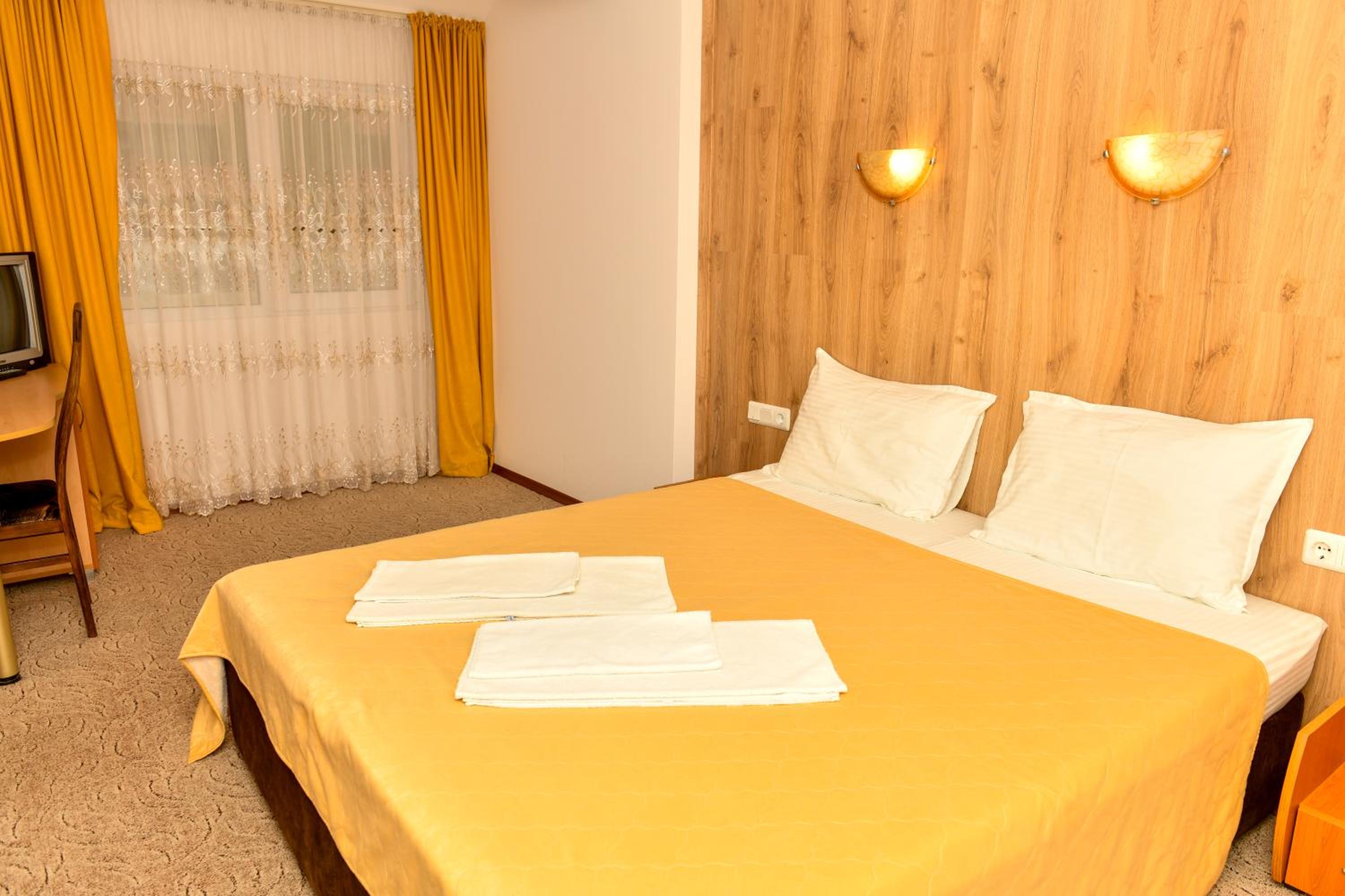 One-Bedroom Suite - Photo 10