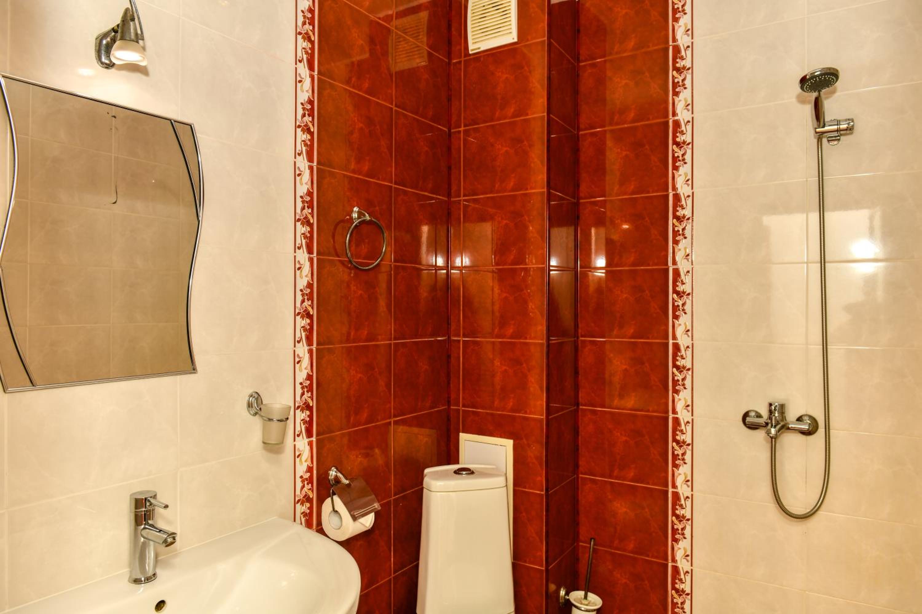 One-Bedroom Suite - Photo 4