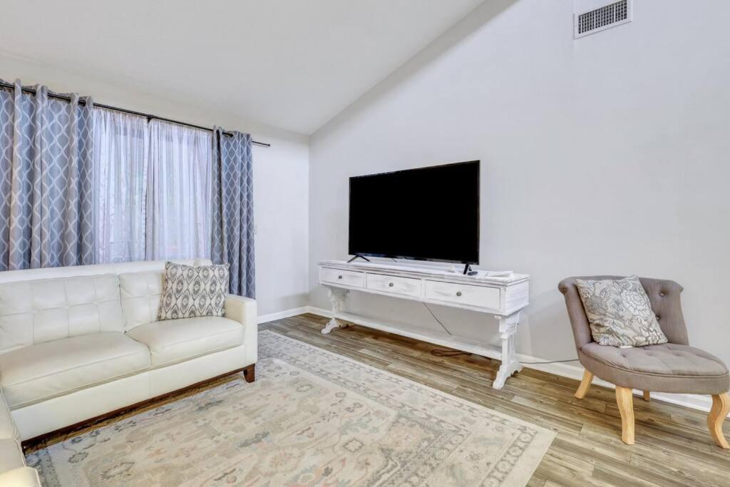 Two-Bedroom House photo 1