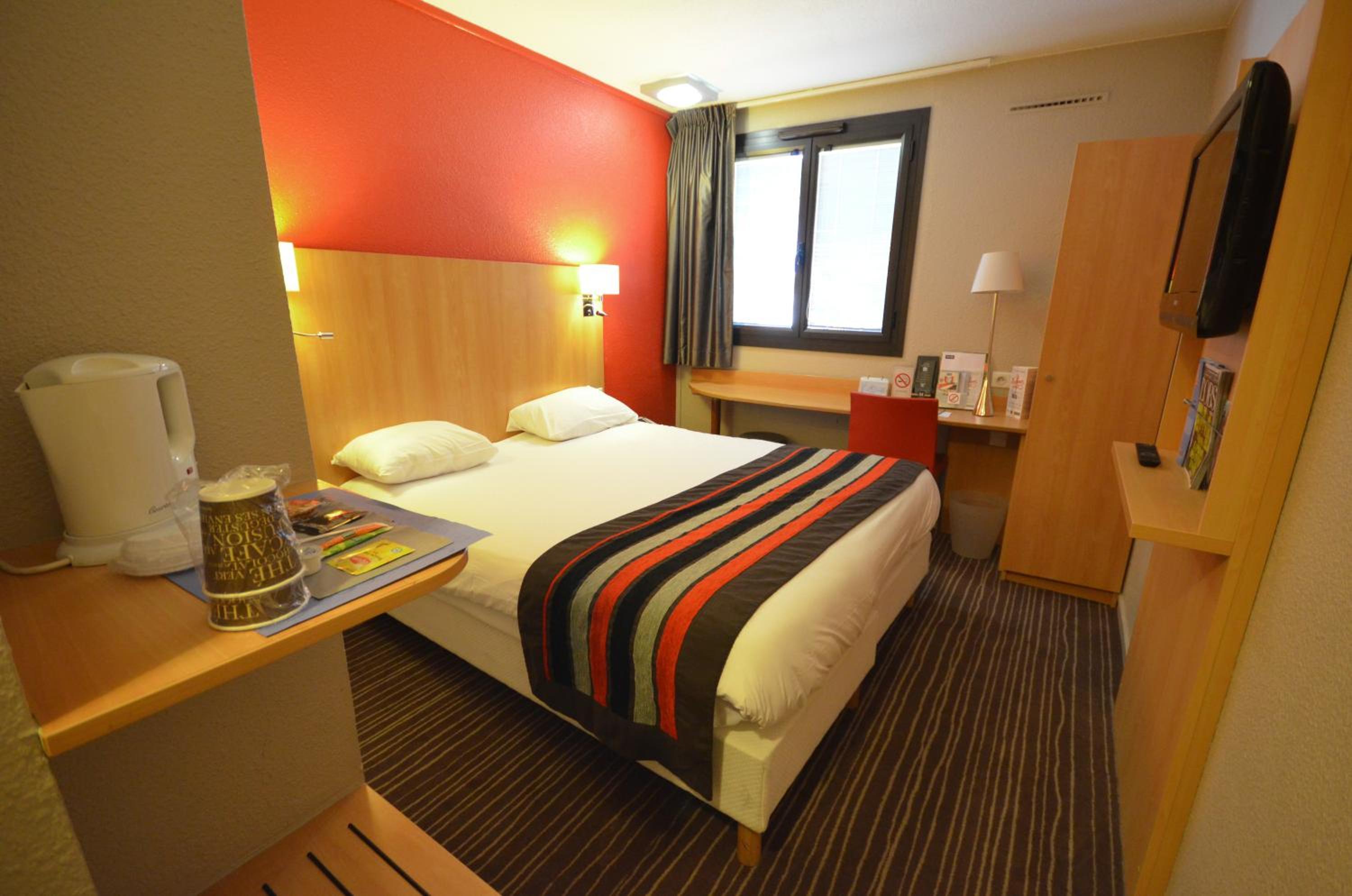 Standard Double Room - Photo 14