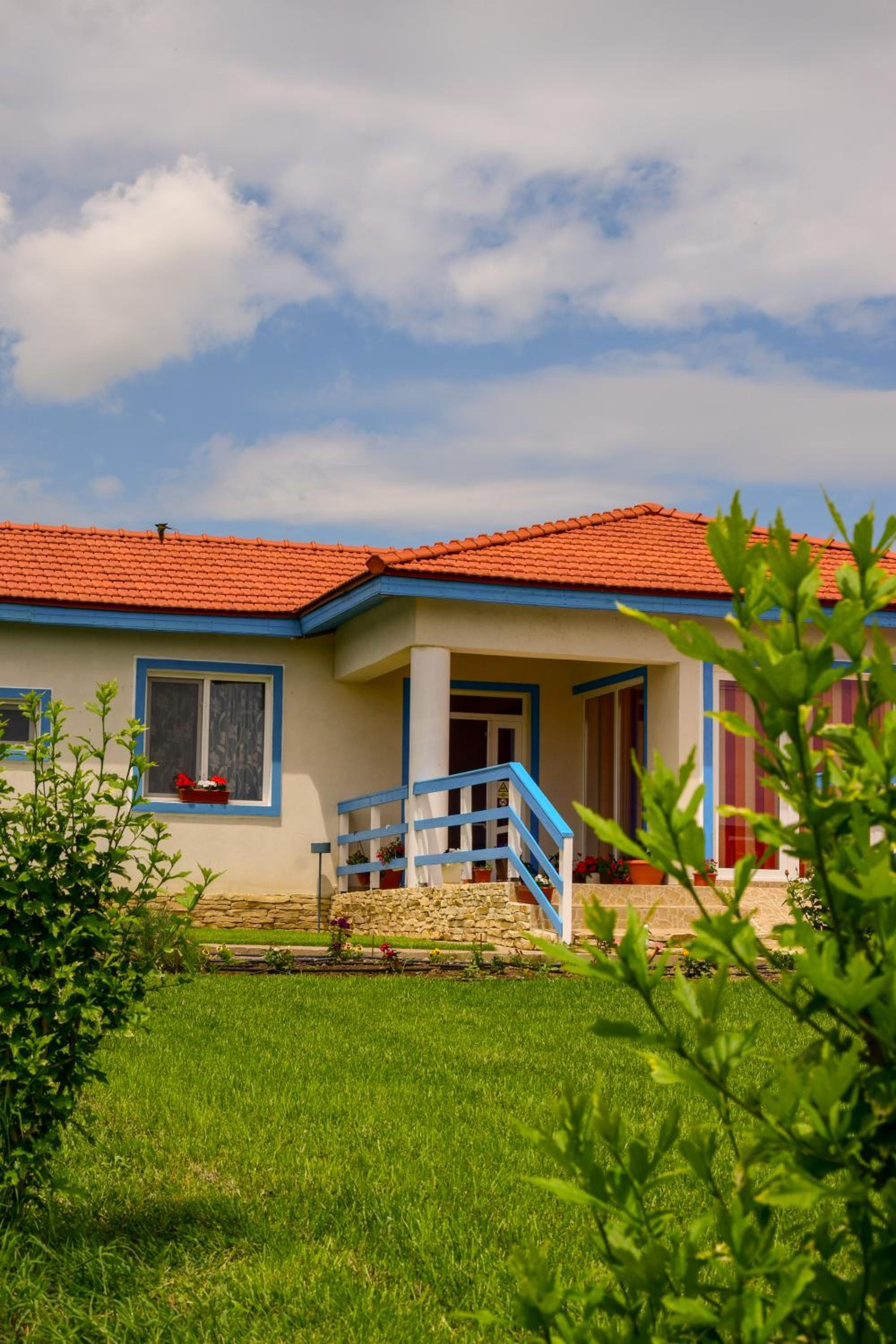 Three-Bedroom House photo 2