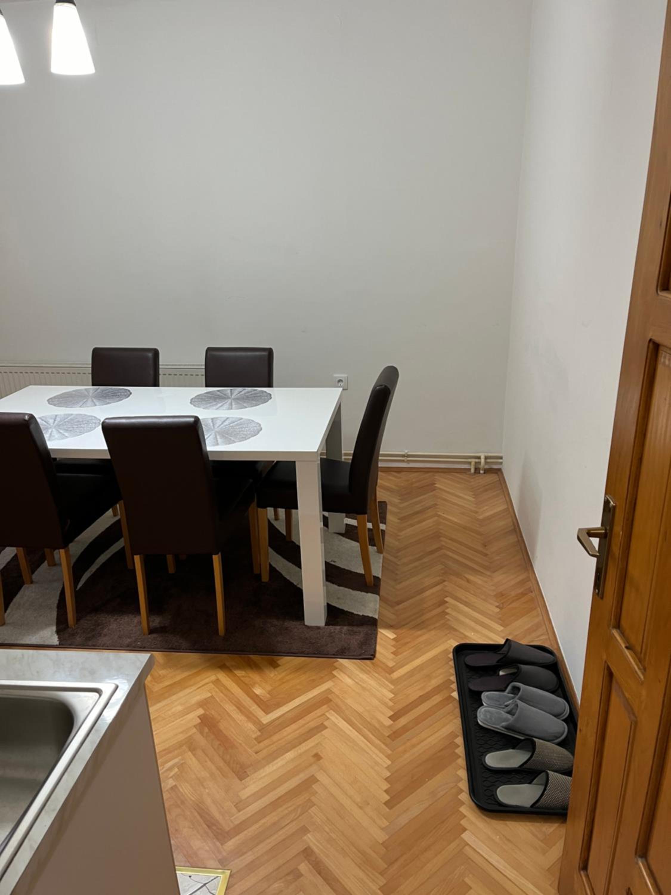 One-Bedroom Apartment photo 2