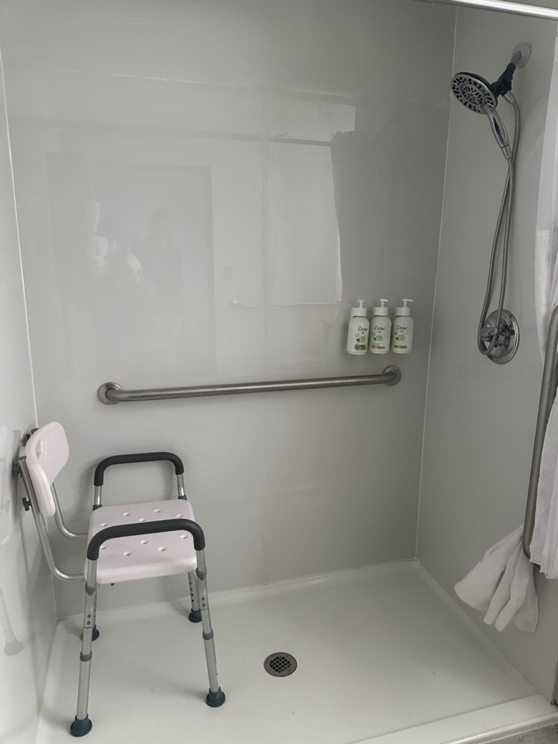 King Room - Disability Access/Non-Smoking - Photo 5
