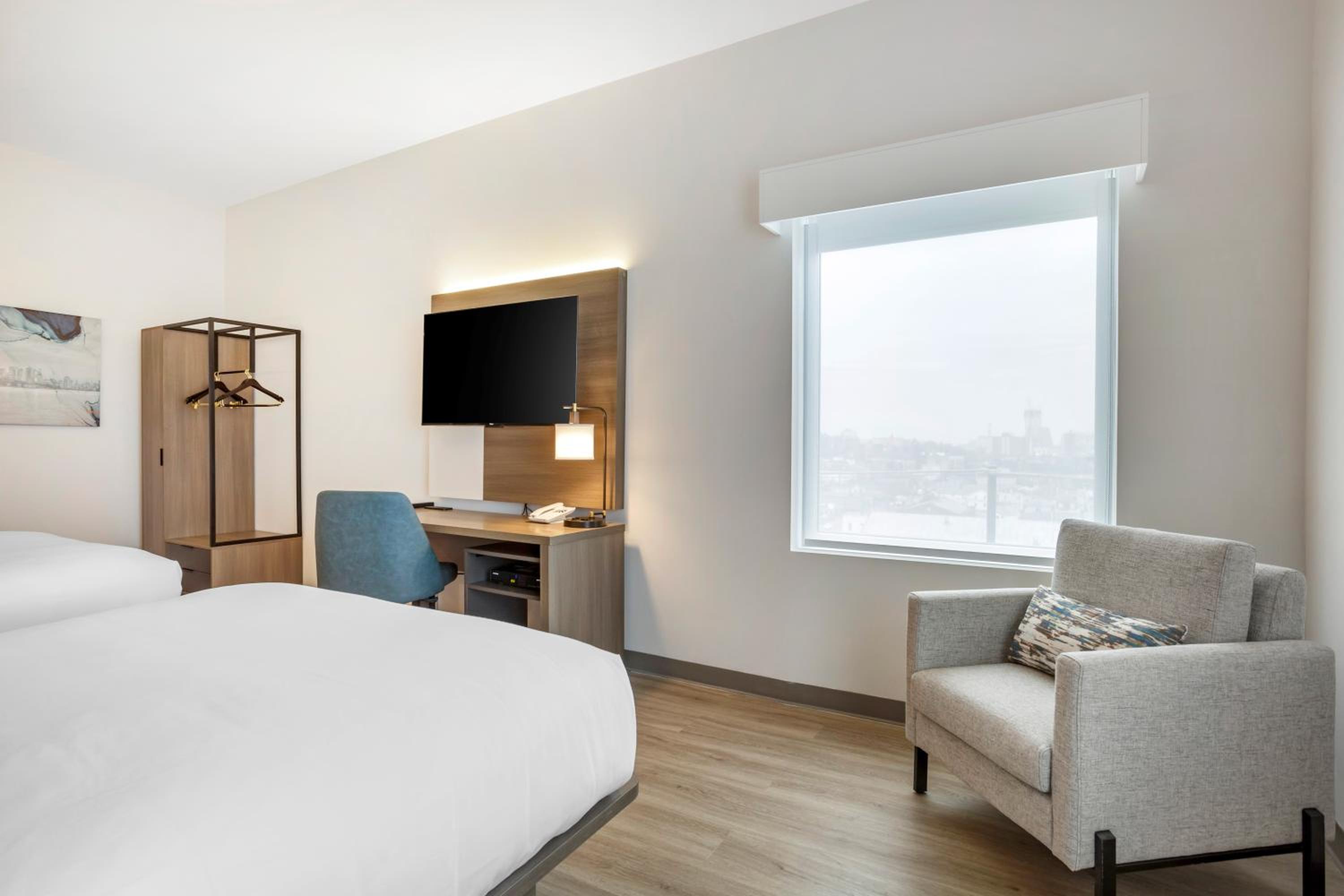 Quadruple Room with Two Queen Beds - Disability Access/Non Smoking/Upper floor photo 3