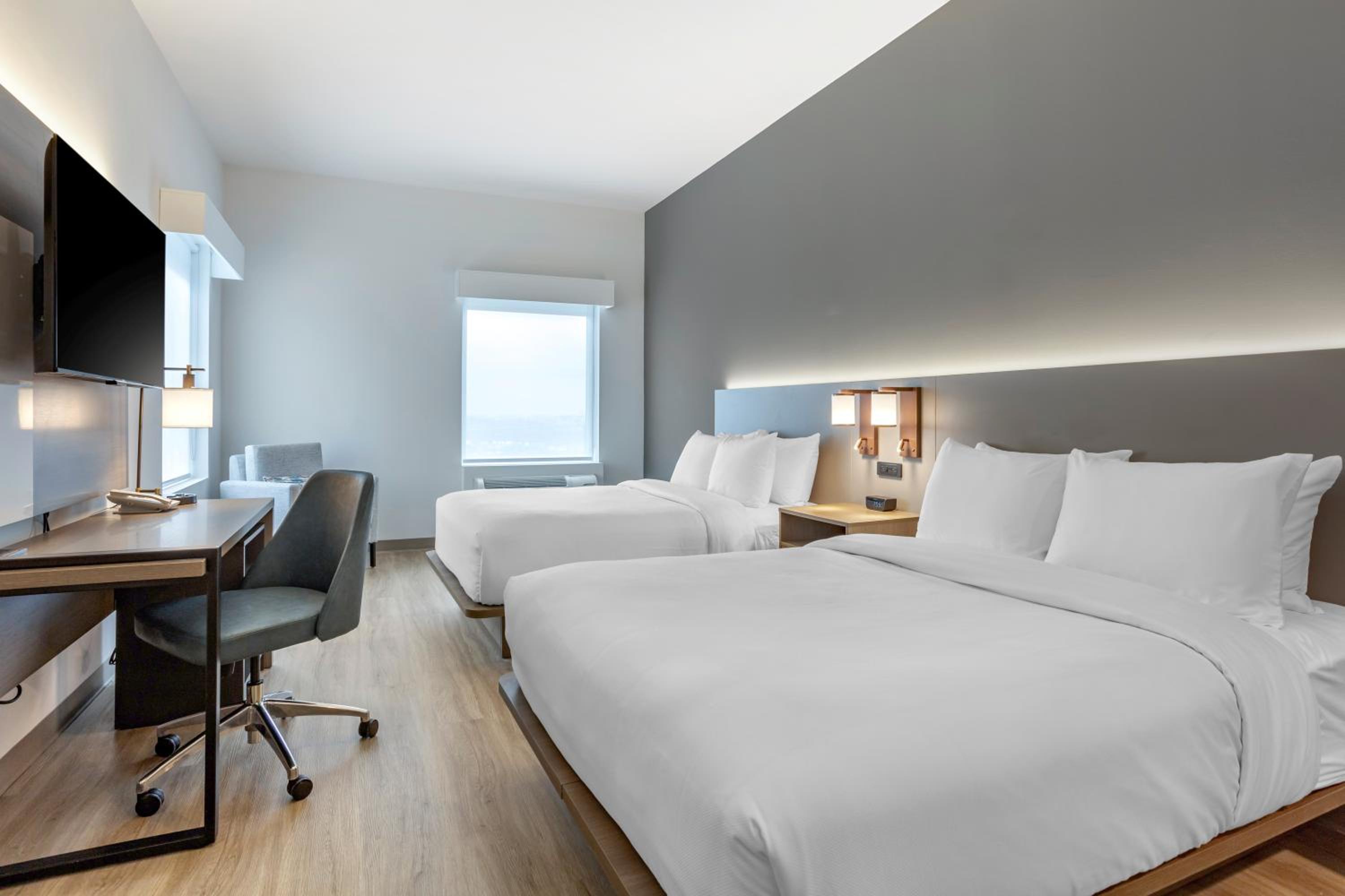 Quadruple Room with Two Queen Beds - Disability Access/Non Smoking/Upper floor photo 1