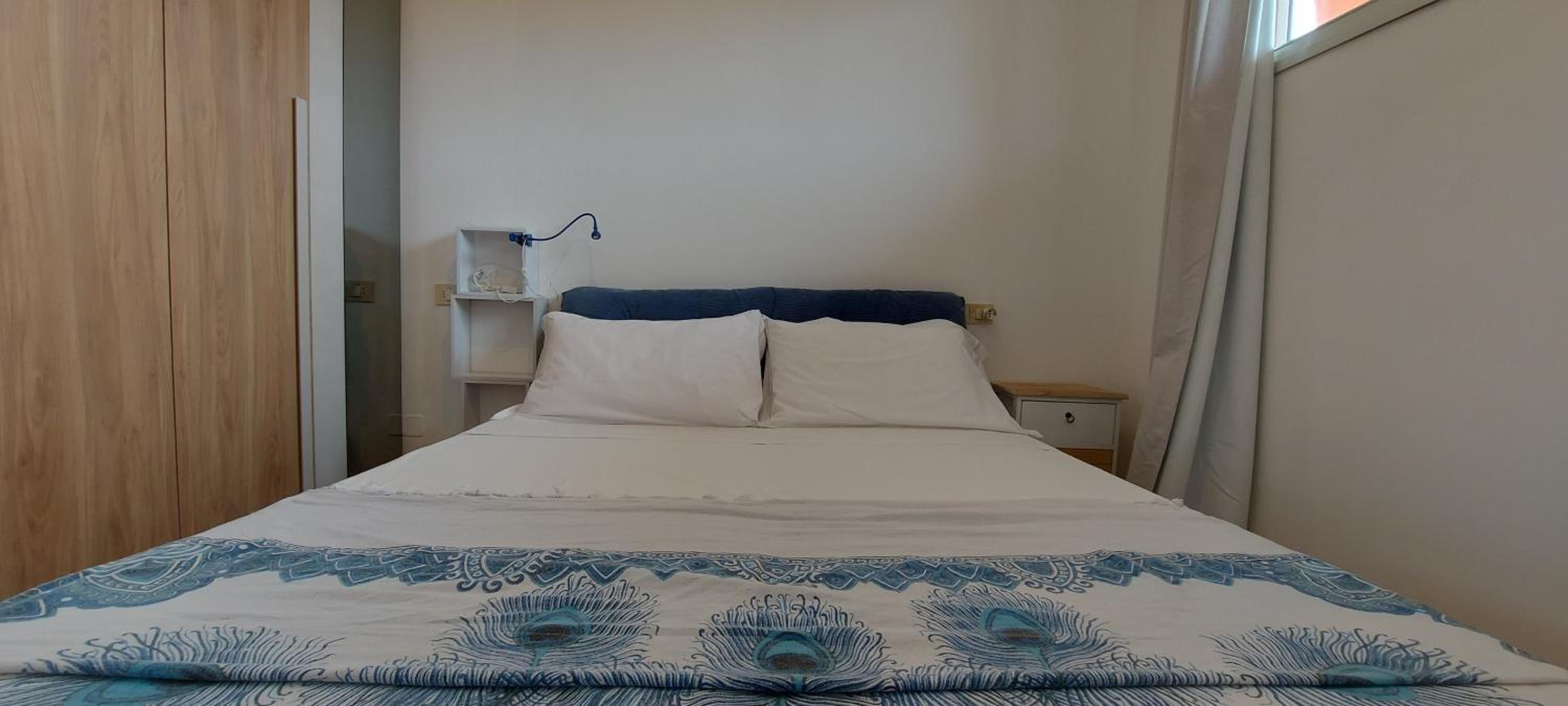 One-Bedroom Apartment with Lake View photo 2