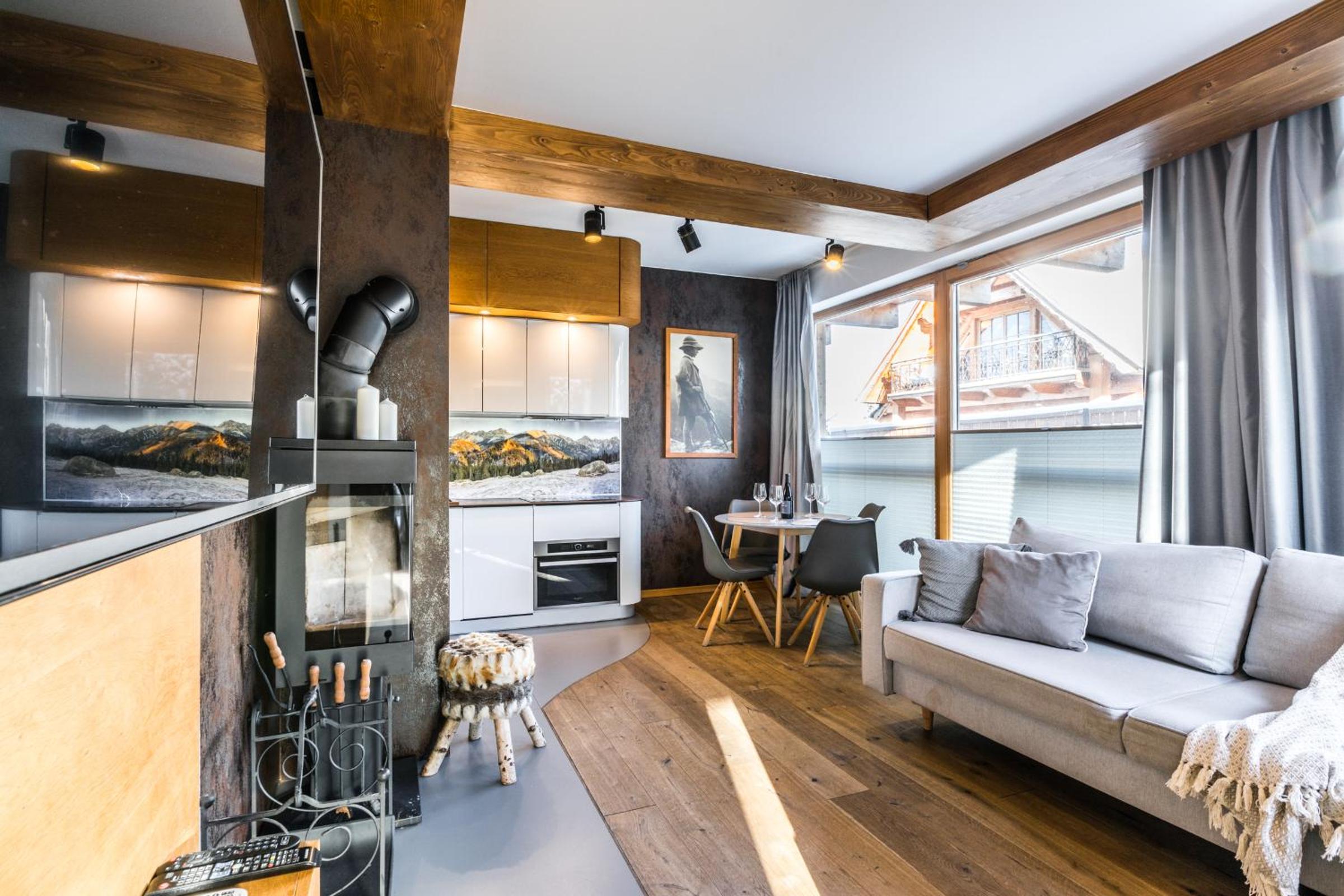 Deluxe Apartment