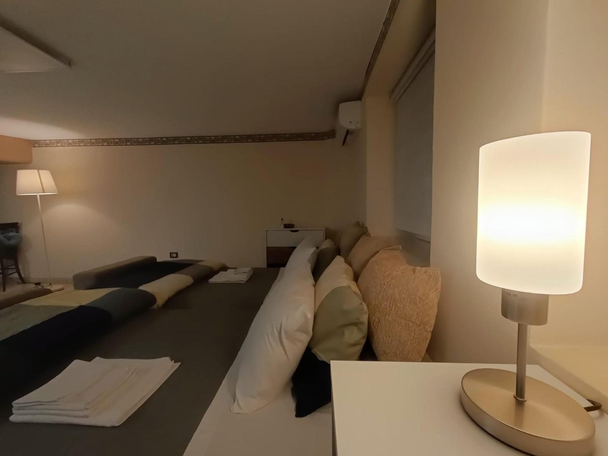 One-Bedroom Apartment photo 2