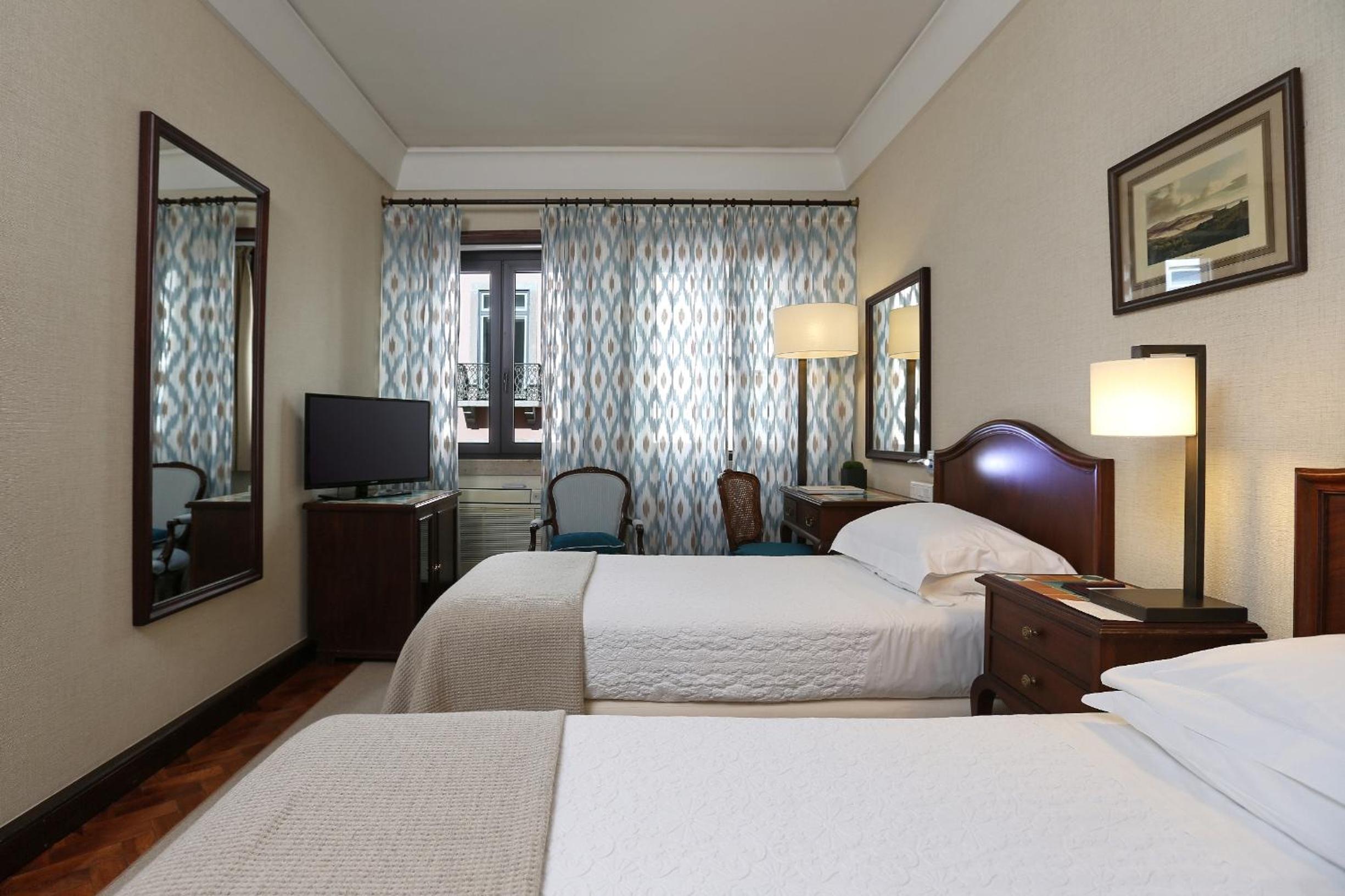Petite Double or Twin Room photo 2