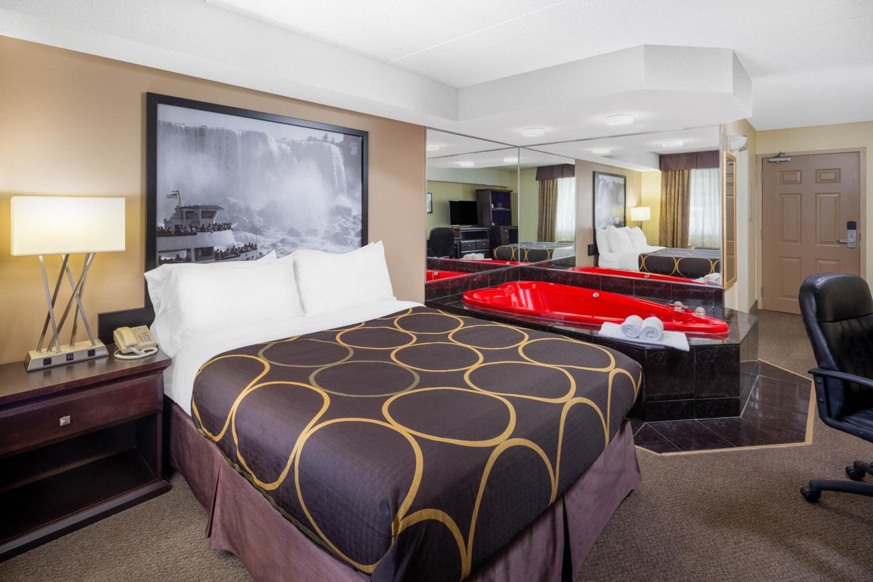 Deluxe Queen Room - Non-Smoking - Photo 3