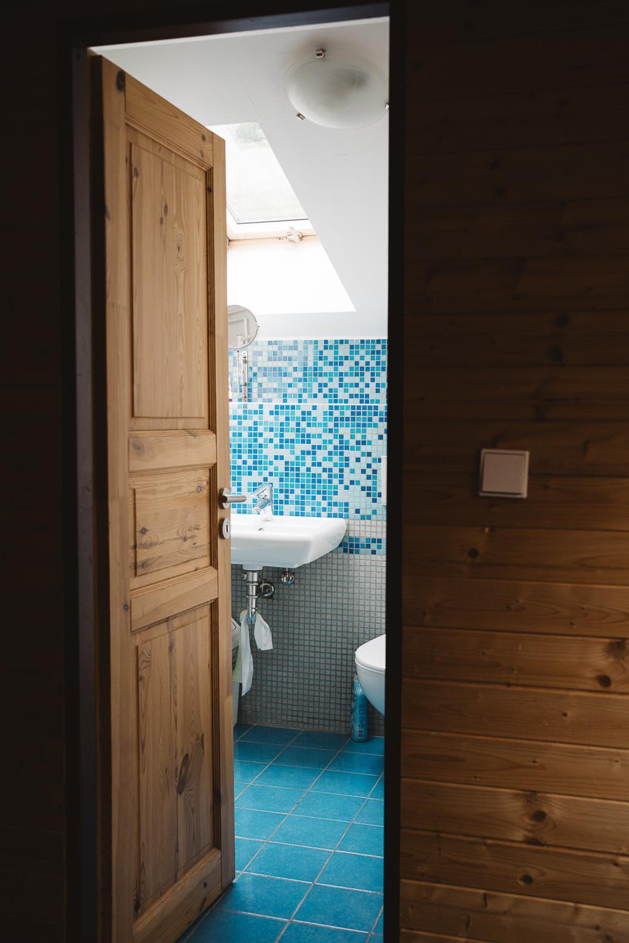 Family Room with Bathroom photo 2