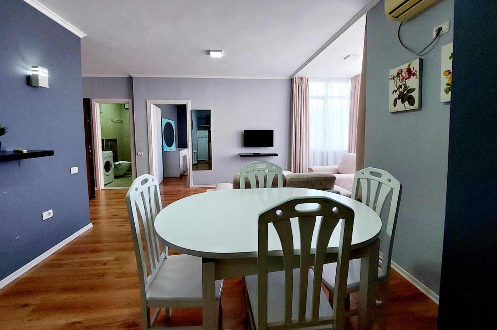 Deluxe King Suite photo 2