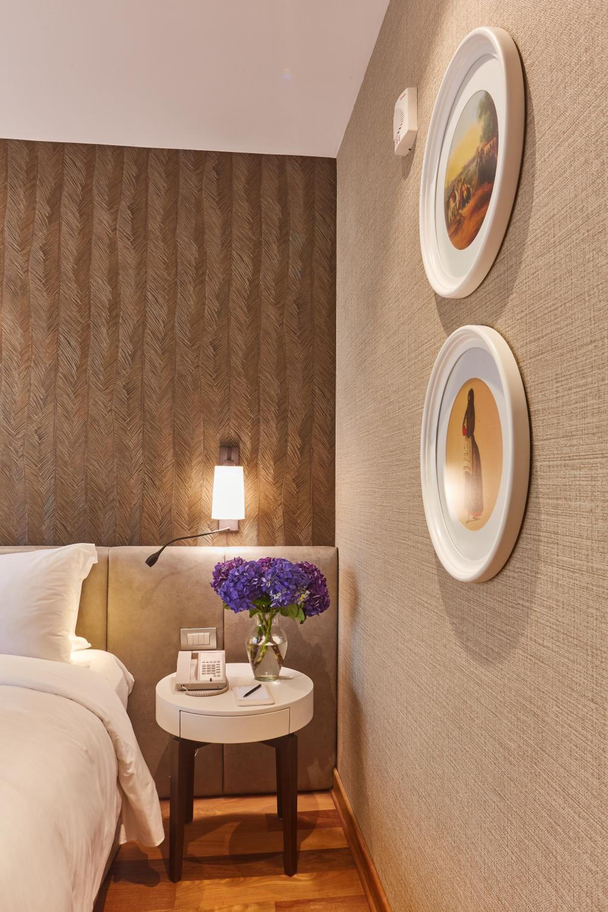 Classic King Room - Photo 6