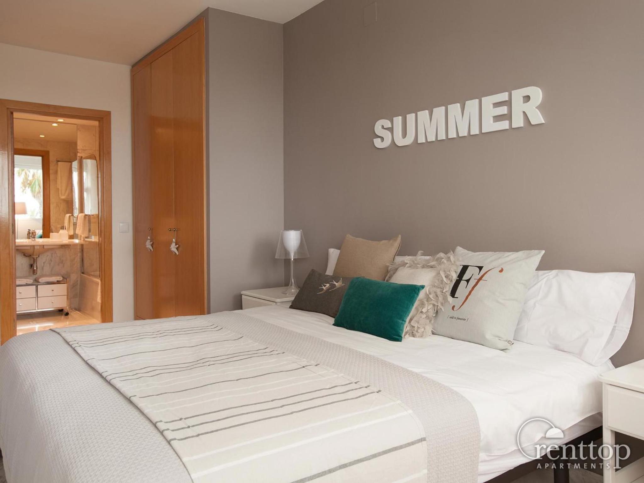 Apartamento frente a la playa de tres habitaciones
