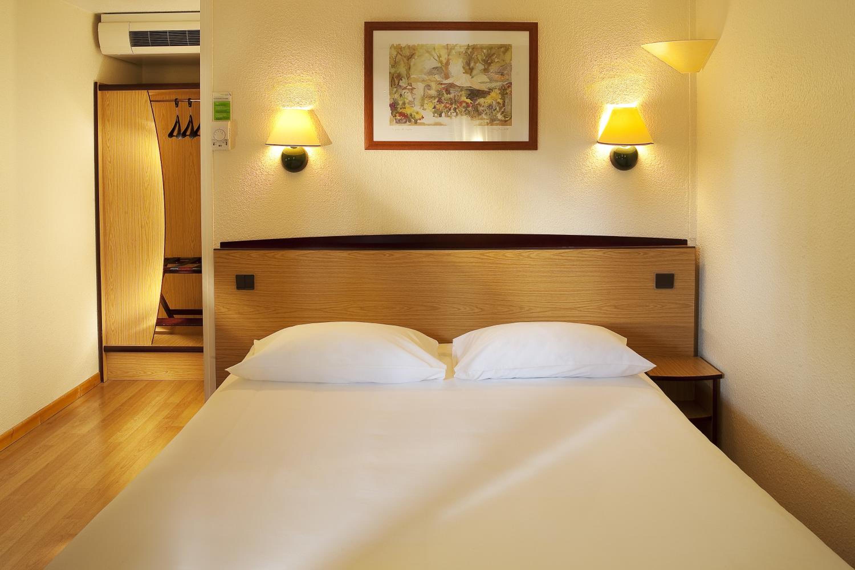 Double Room - Photo 7