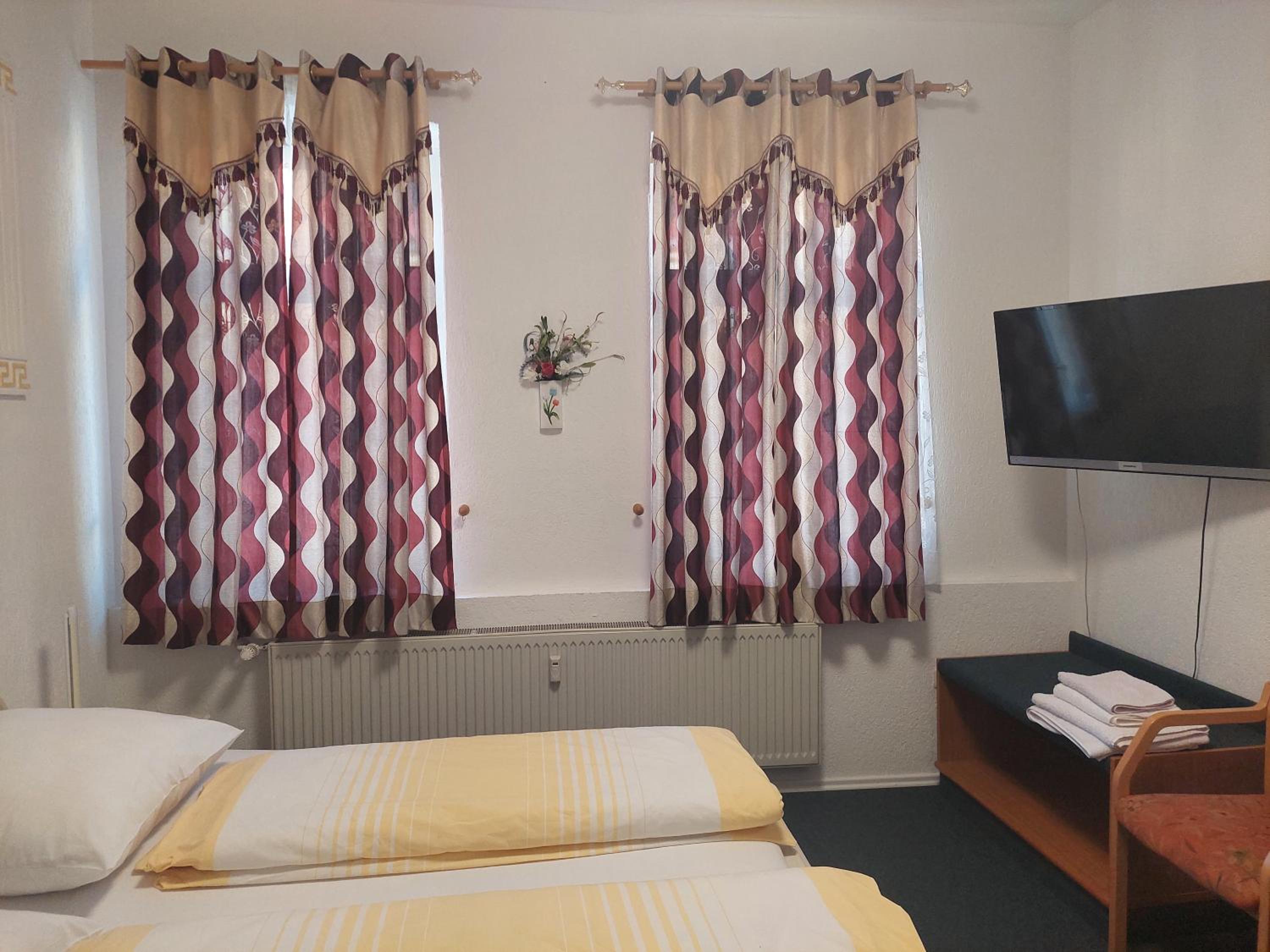Double Room with Private Bathroom - Photo 1