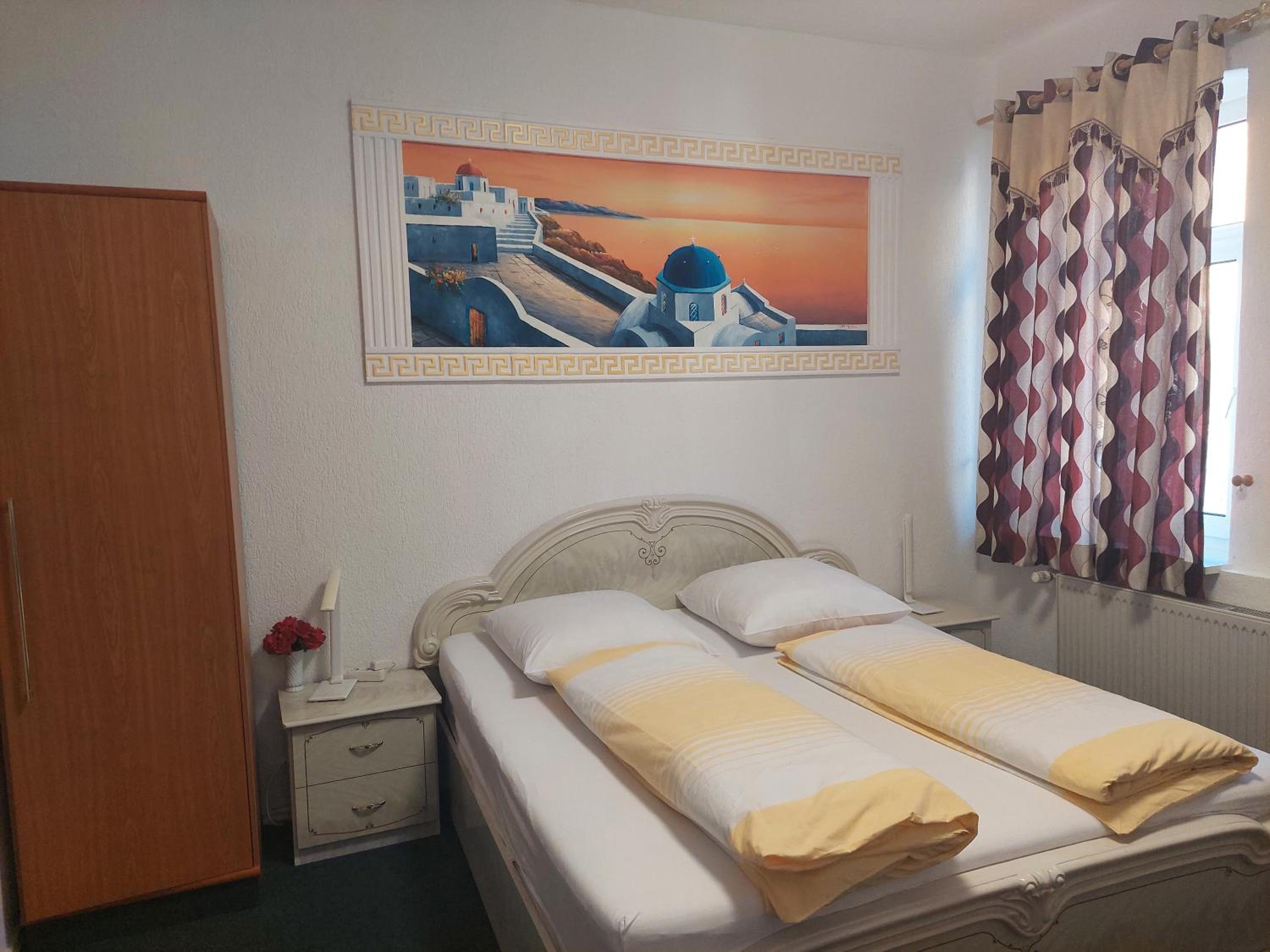 Double Room with Private Bathroom - Photo 2