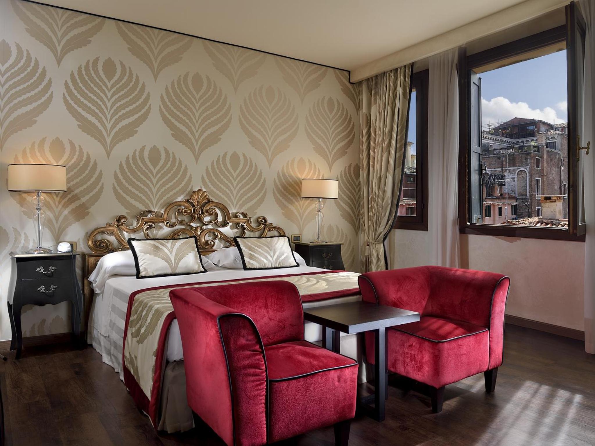 Superior Double or Twin Room photo 2